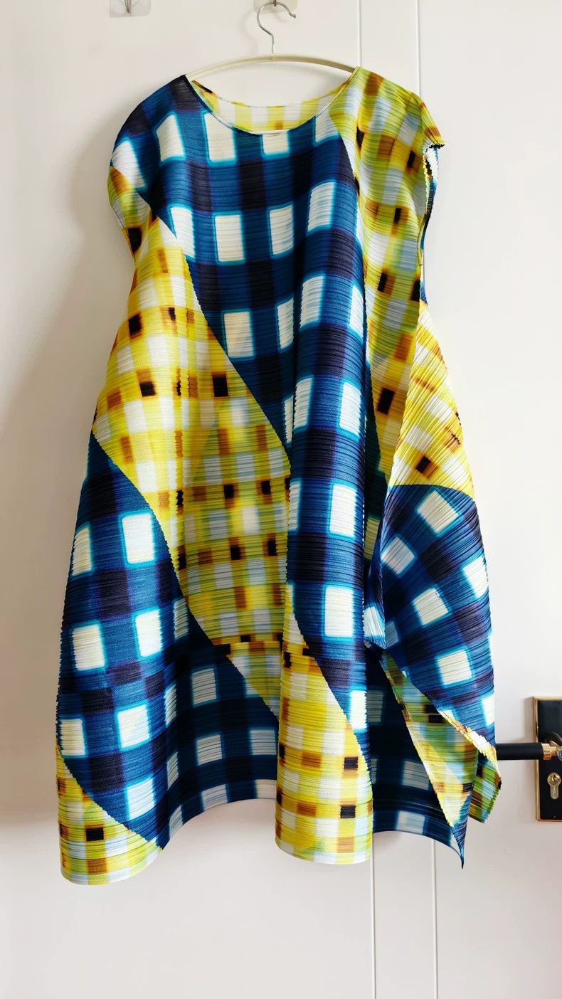 Issey Miyake Issey Miyake size:3 Yellow watermelon dress Size XS / US 0-2 / IT 36-38 - 1 Thumbnail