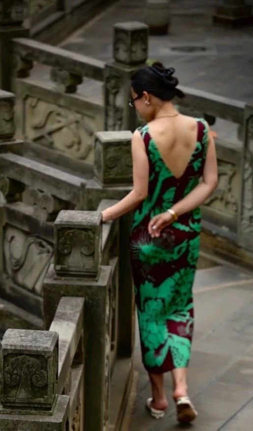 Issey Miyake Issey Miyake size:2 Green courtyard dress Size XS / US 0-2 / IT 36-38 - 2 Thumbnail