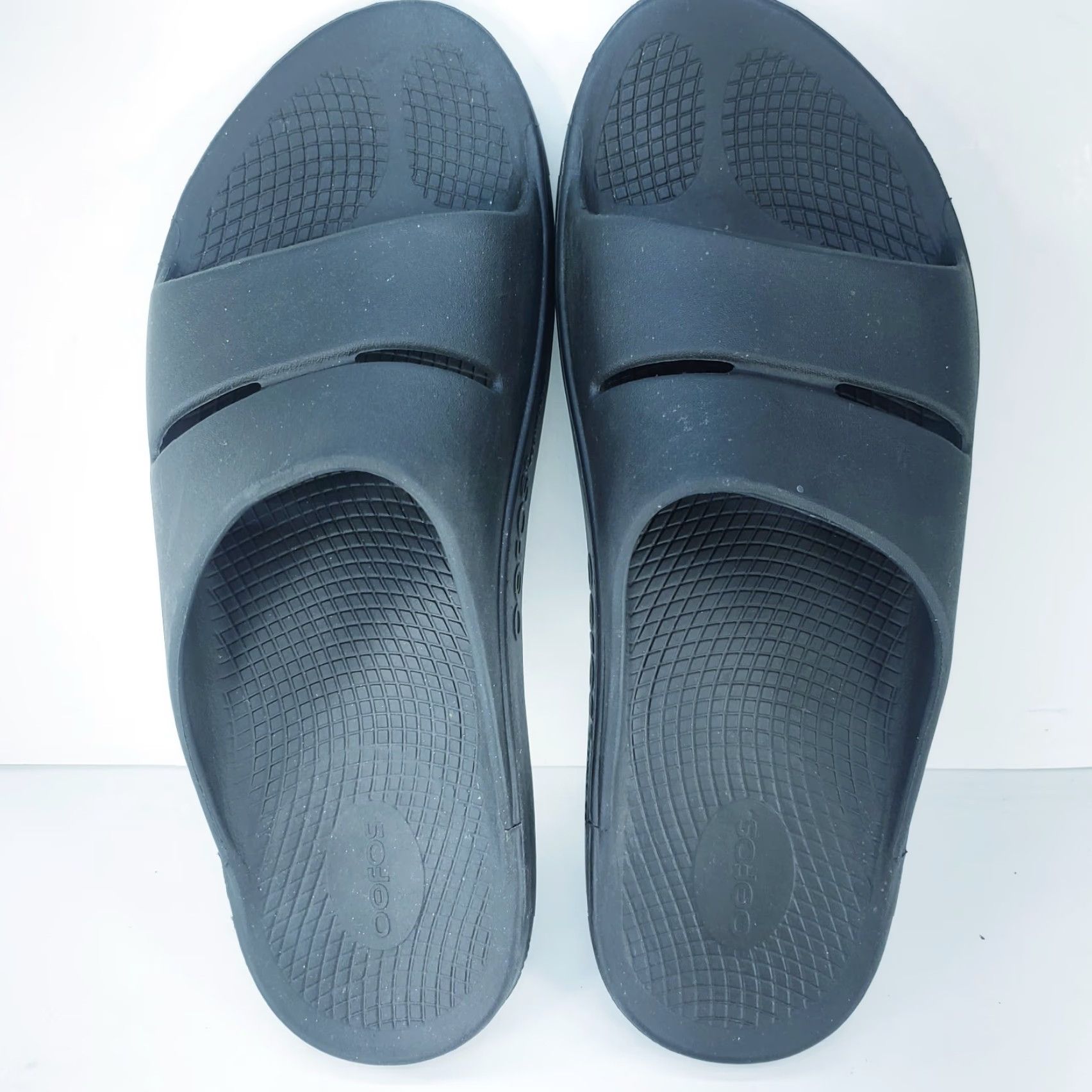 Vintage OOFOS Men’s OOahh Slide Black 13 Casual Sandal Rubber Upper Cushy Comfort Recovery Athletic Shoes Mens Black Slide Size ONE SIZE - 7 Thumbnail