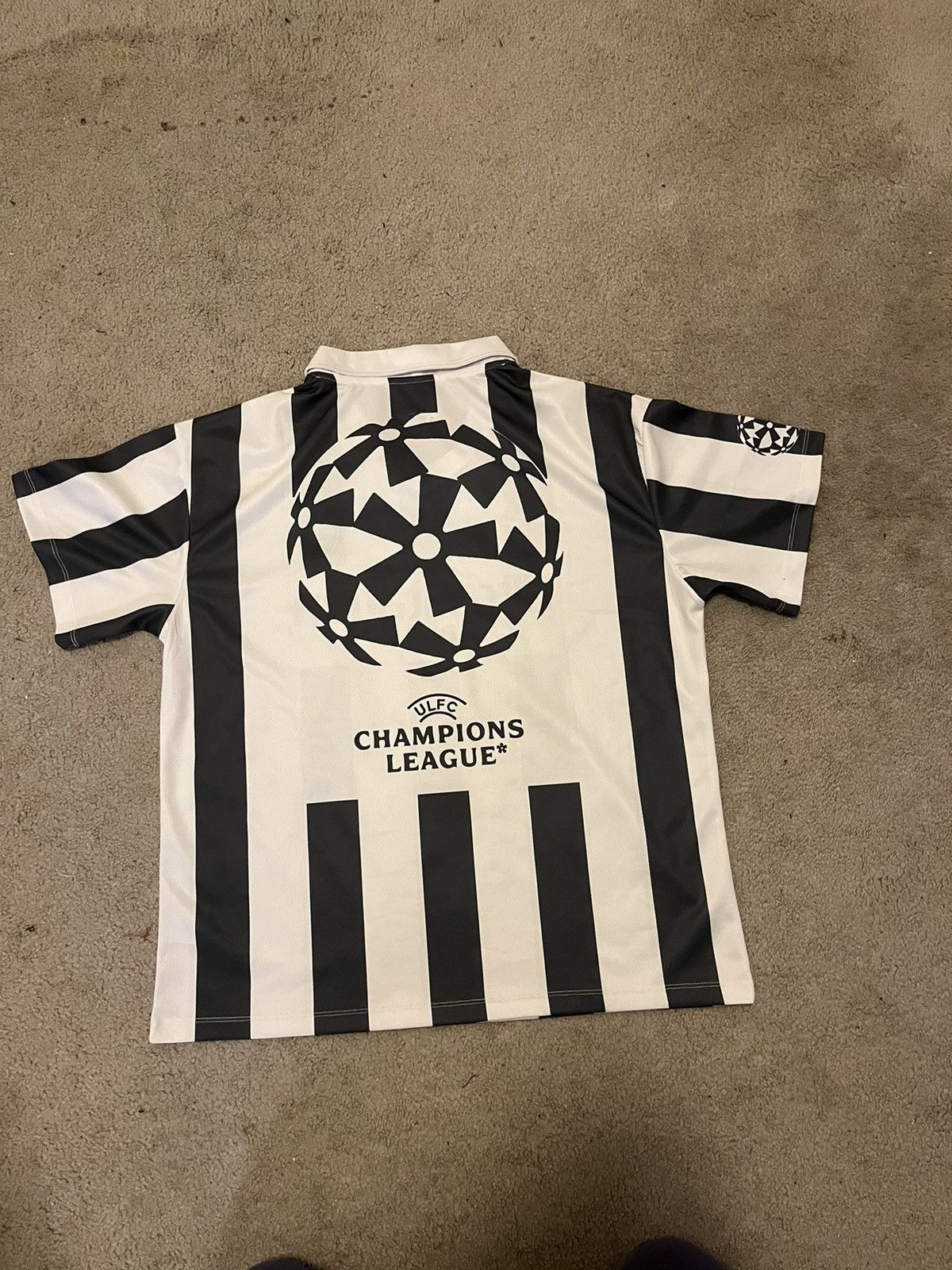 Other Ultralight London Green and White Soccer Jersey Size US L / EU 52-54 / 3 - 2 Thumbnail