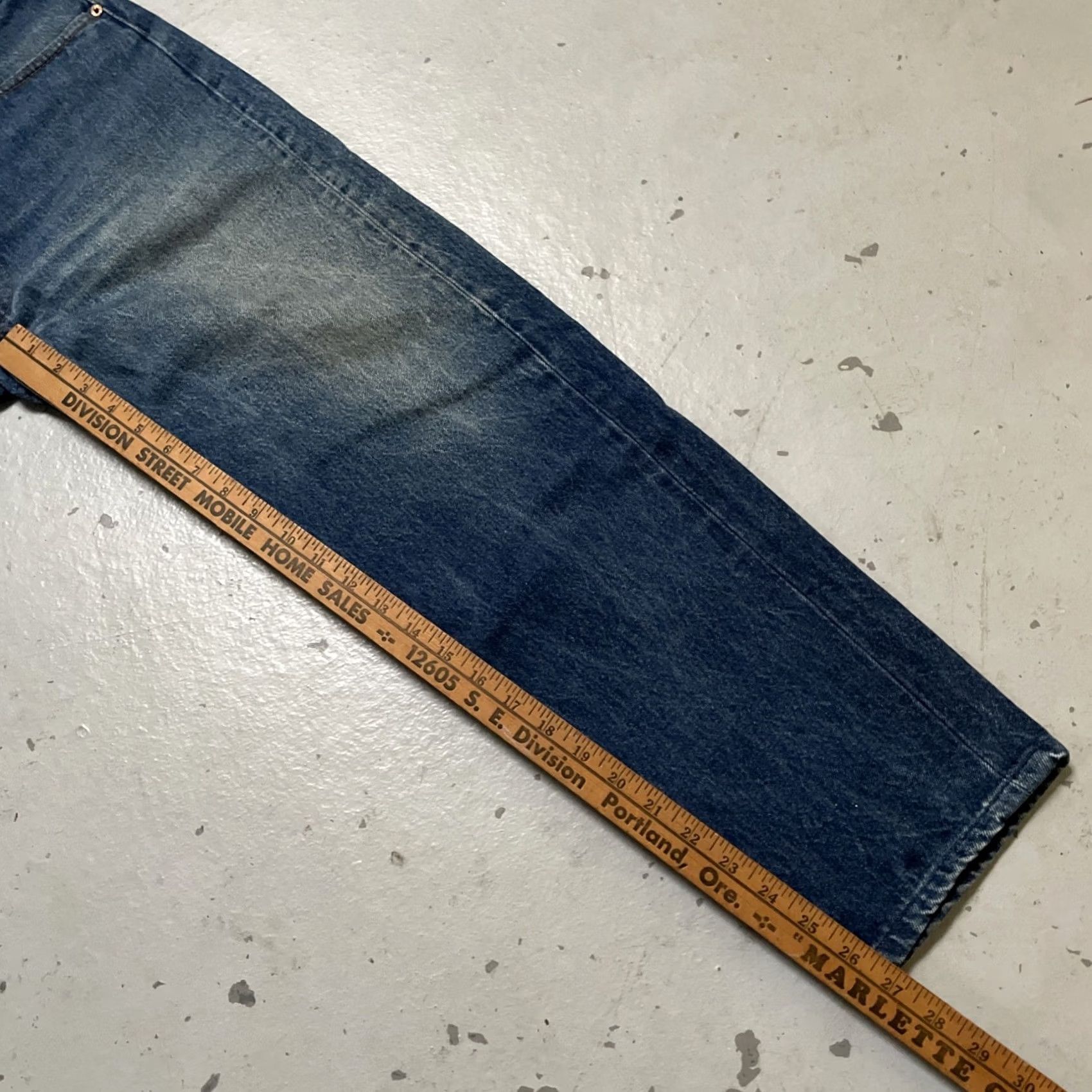 Levi's VINTAGE Levi’s 501 Jeans Denim Medium Blue 34x30 Made USA 90s 34x30 Mens Leather? No. Size US 34 / EU 50 - 3 Thumbnail