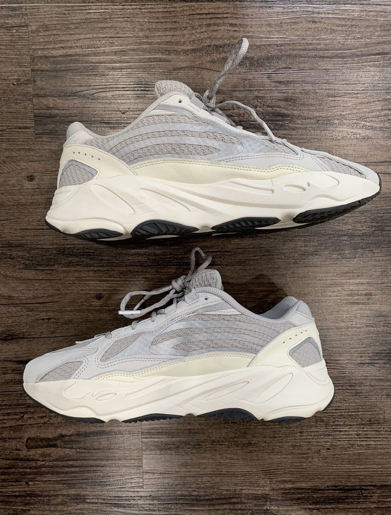 Adidas × Yeezy Yeezy 700 V2 static size 12 Size US 12 / EU 45 - 8 Thumbnail