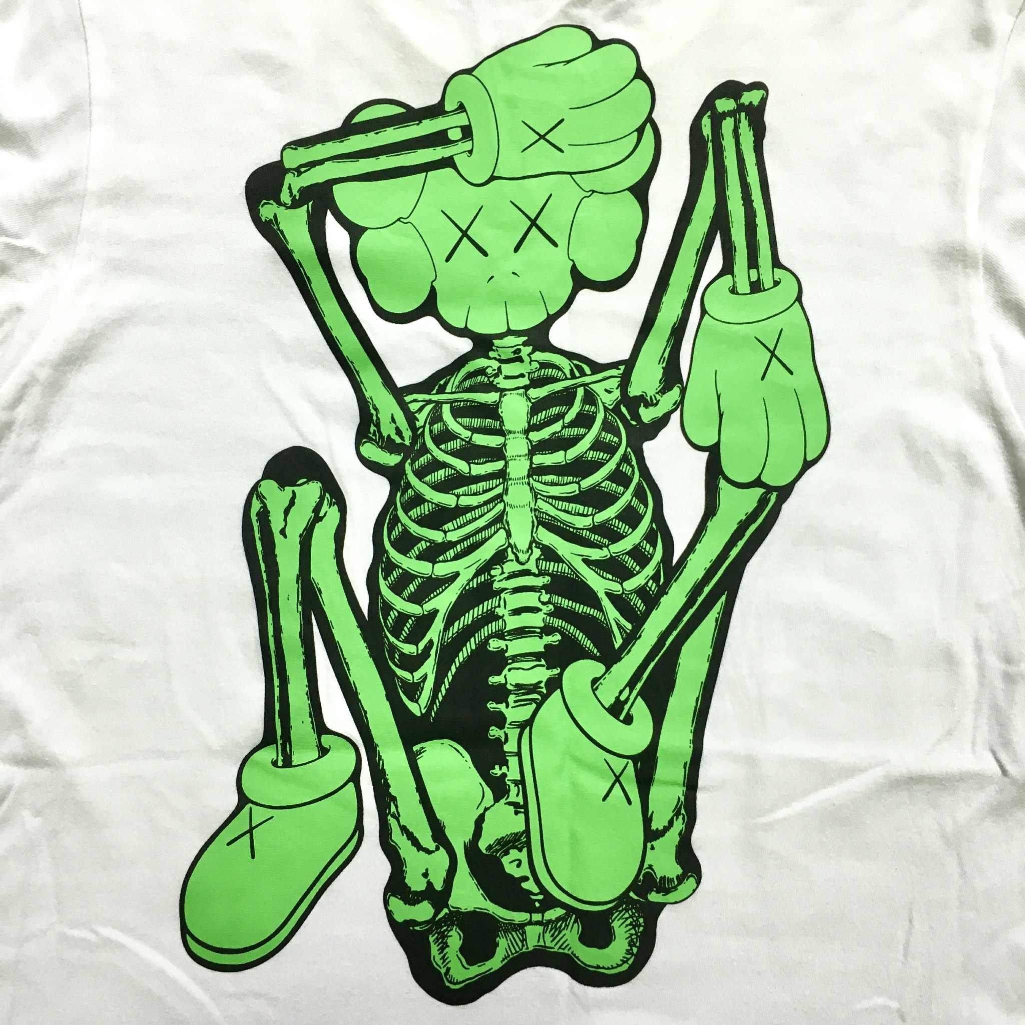 Kaws × Uniqlo Kaws x Uniqlo Green Skeleton T-shirt Size US M / EU 48-50 / 2 - 3 Thumbnail