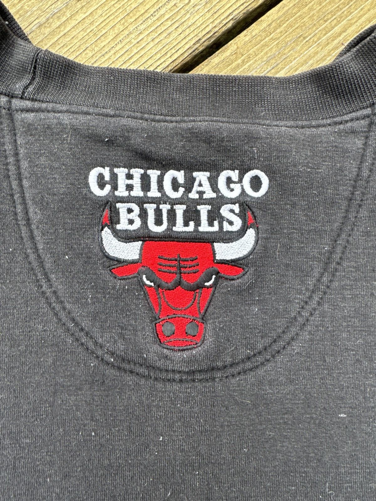 Starter Vintage 90s Chicago Bulls Starter Crewneck XL Sun Faded Size US XL / EU 56 / 4 - 9 Thumbnail