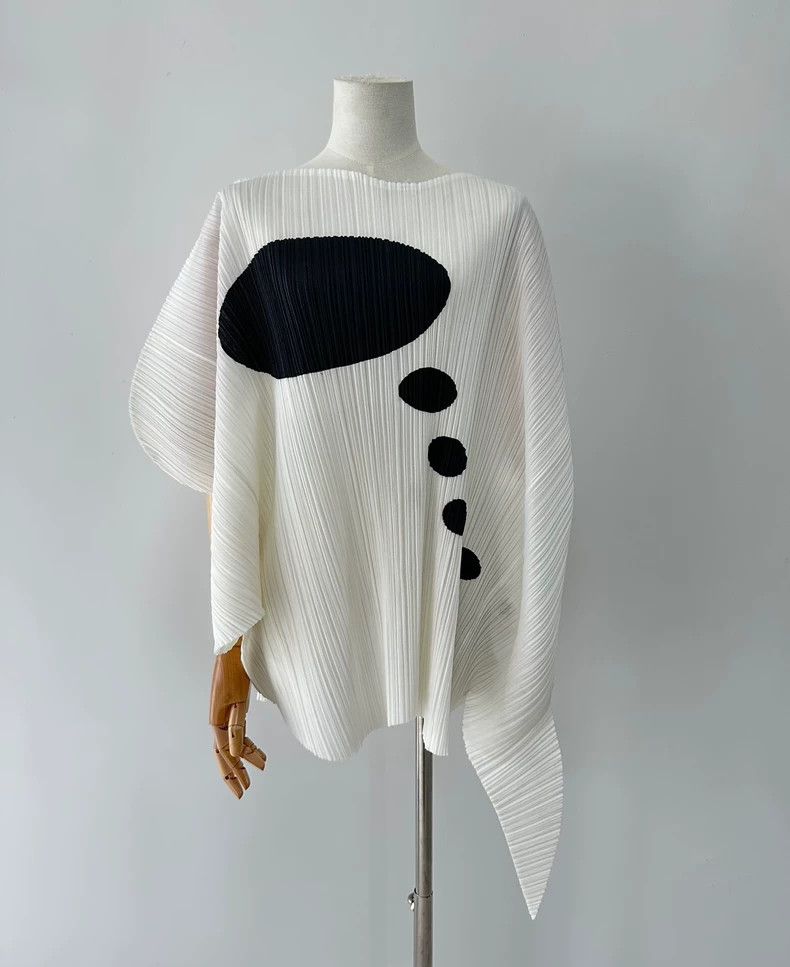 Issey Miyake Issey Miyake size:f White dialogue box pleated top Size S / US 4 / IT 40 - 1 Thumbnail