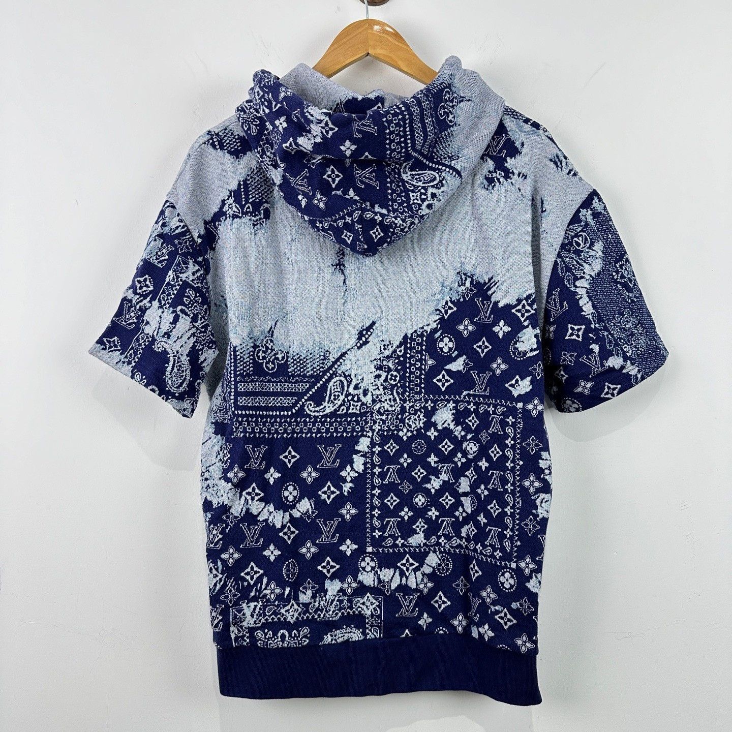 Louis Vuitton Louis Vuitton Full Print Knit Hoodie M Size US M / EU 48-50 / 2 - 2 Thumbnail