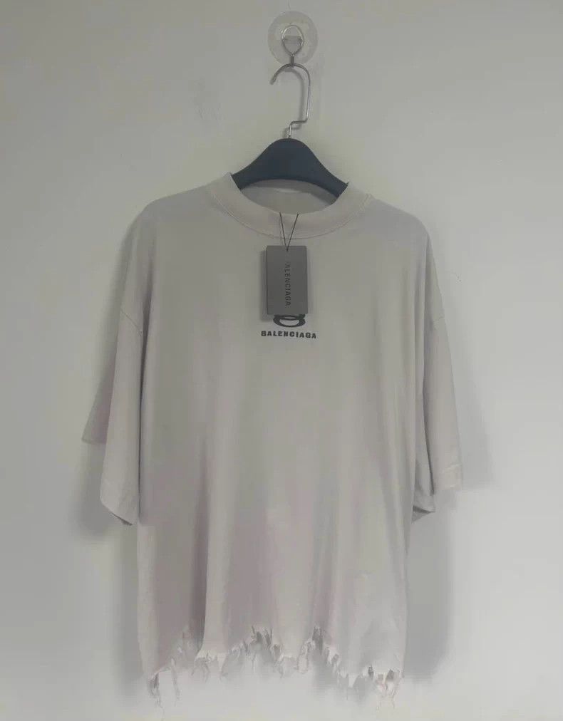 Balenciaga Balenciaga Distressed Hem Embroidered Double Ring Letter L Size US M / EU 48-50 / 2 - 1 Thumbnail
