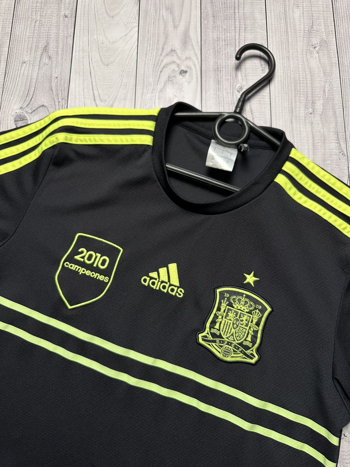 Vintage Vintage adidas Spain soccer jersey size S Black Champions Size US S / EU 44-46 / 1 - 3 Thumbnail