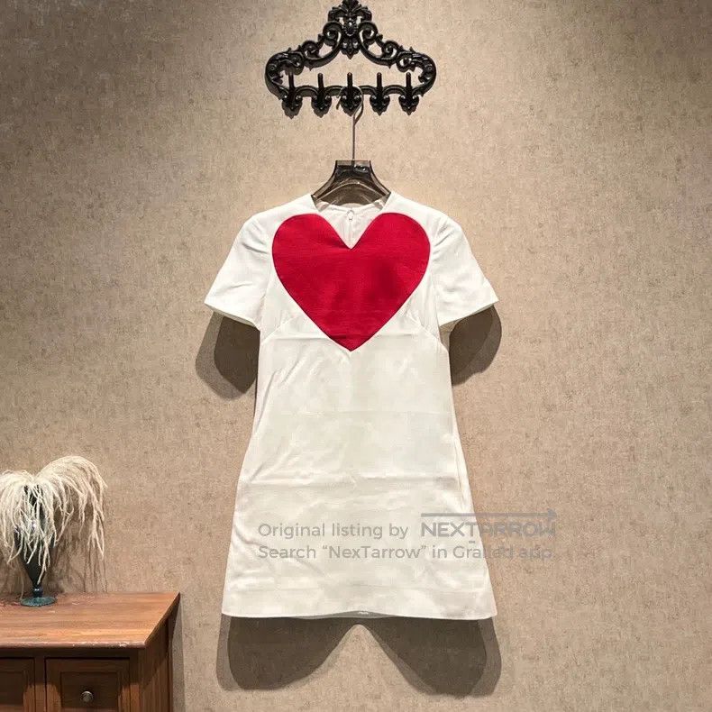 Valentino Valentino Qixi limited edition beige love V-neck dress Size S / US 4 / IT 40 - 1 Thumbnail
