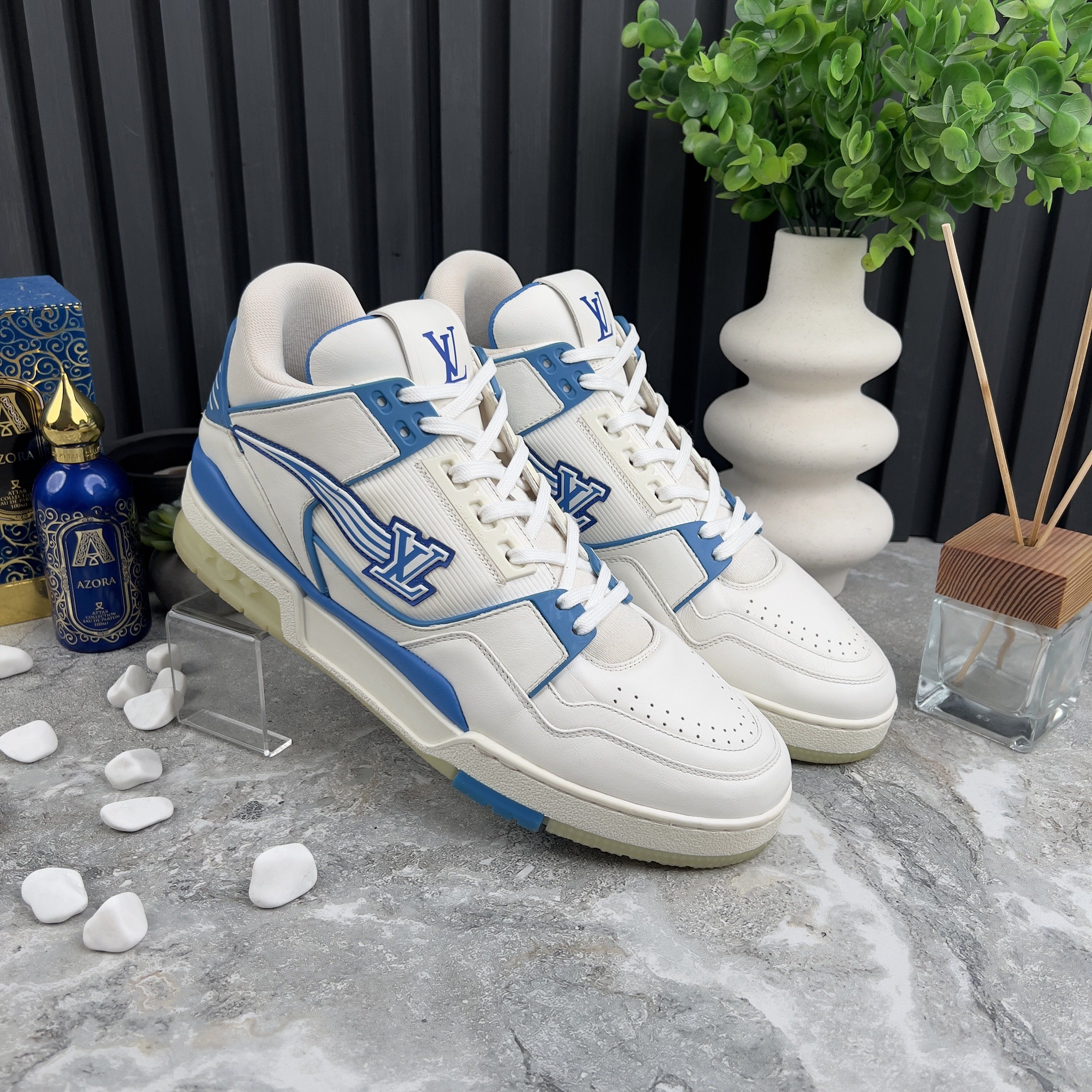 Louis Vuitton LV Trainer Azur White Blue Sneakers Size US 10 / EU 43 - 5 Thumbnail
