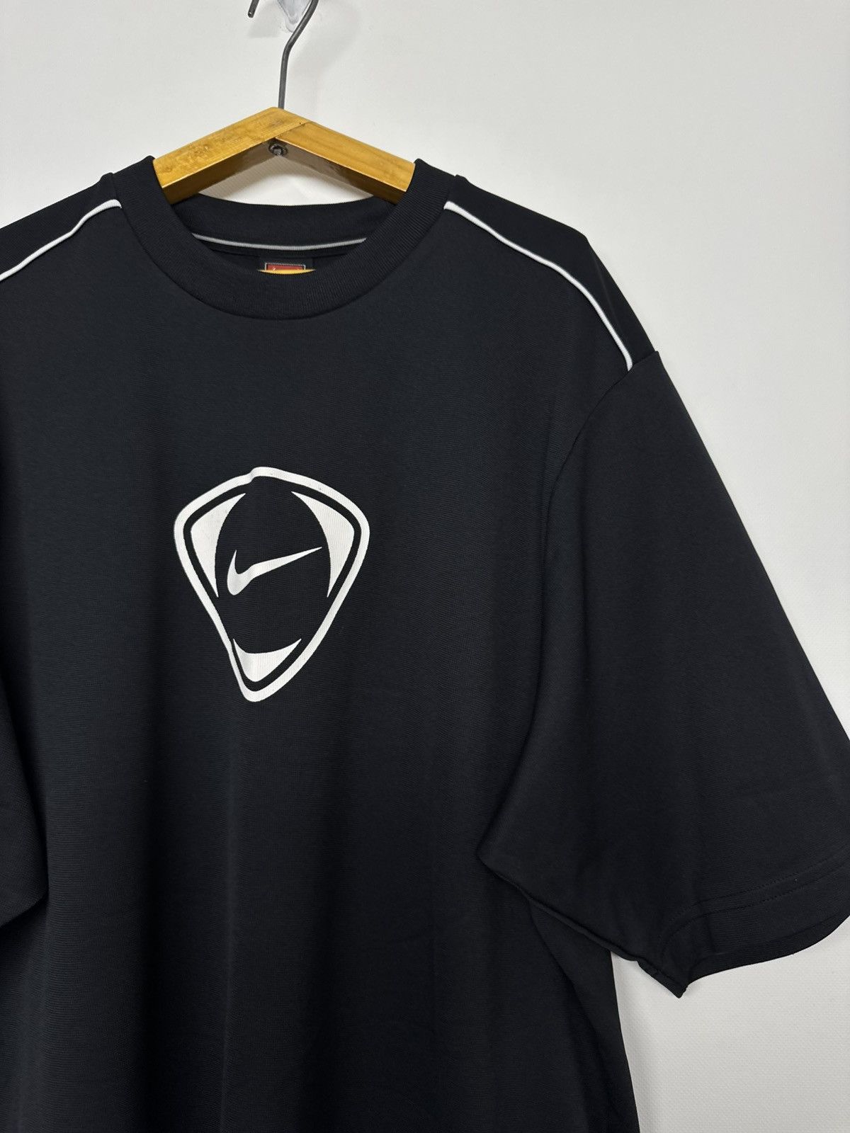 Nike Vintage Nike Football Template Big Logo Shirt Black Size US XL / EU 56 / 4 - 6 Thumbnail