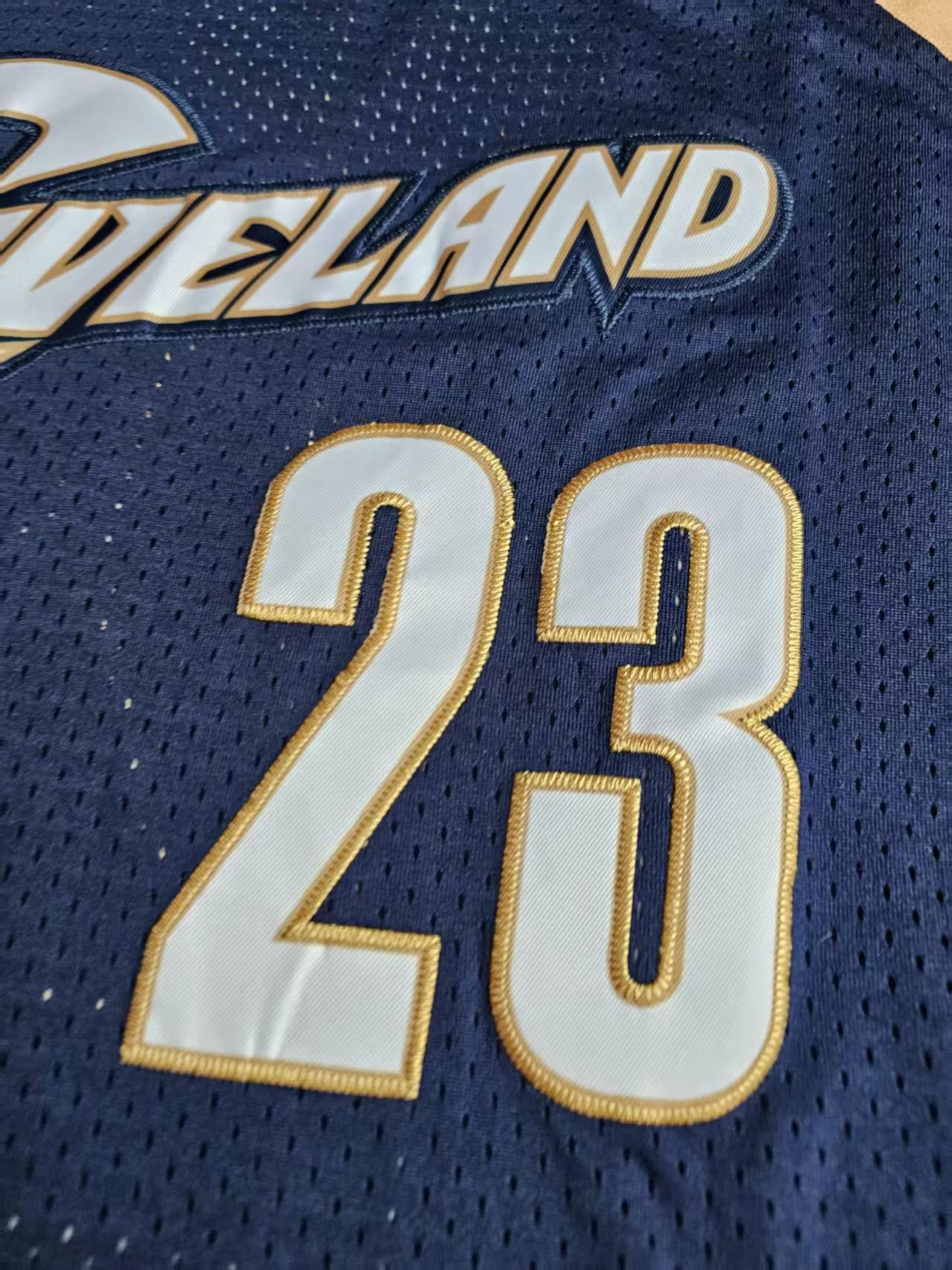 NBA #23 LeBron James Jersey Cavaliers 2008 09 Size US L / EU 52-54 / 3 - 3 Thumbnail