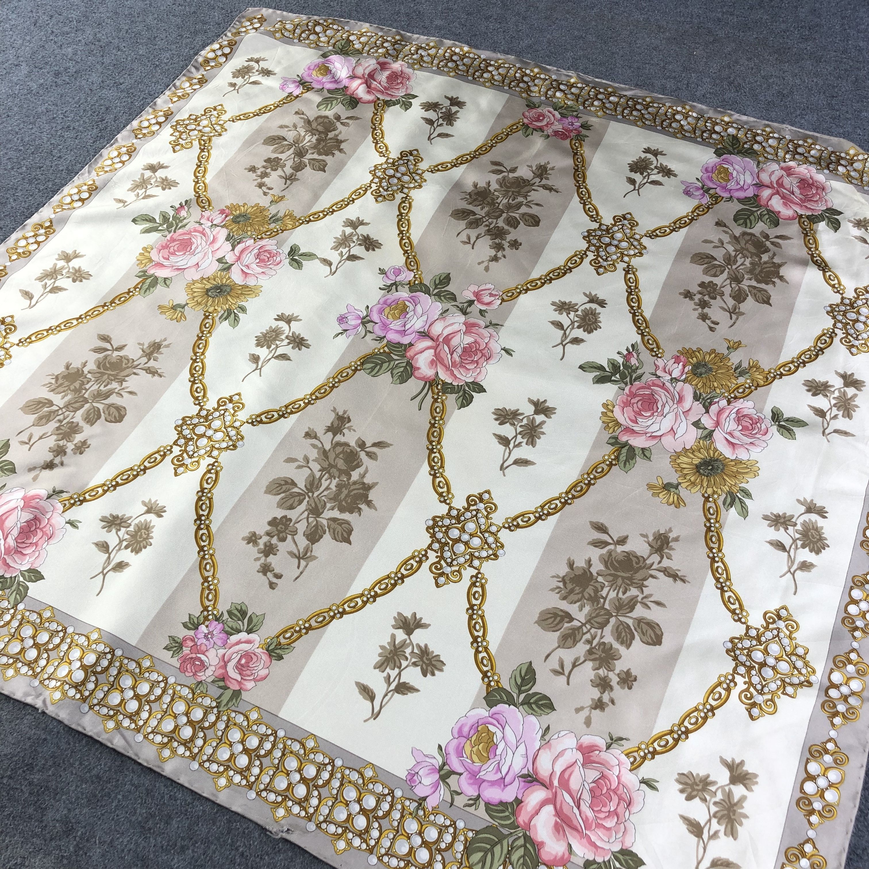 Japanese Brand Valentino Floral Luxury Silk Scarf M480 Size ONE SIZE - 2 Thumbnail