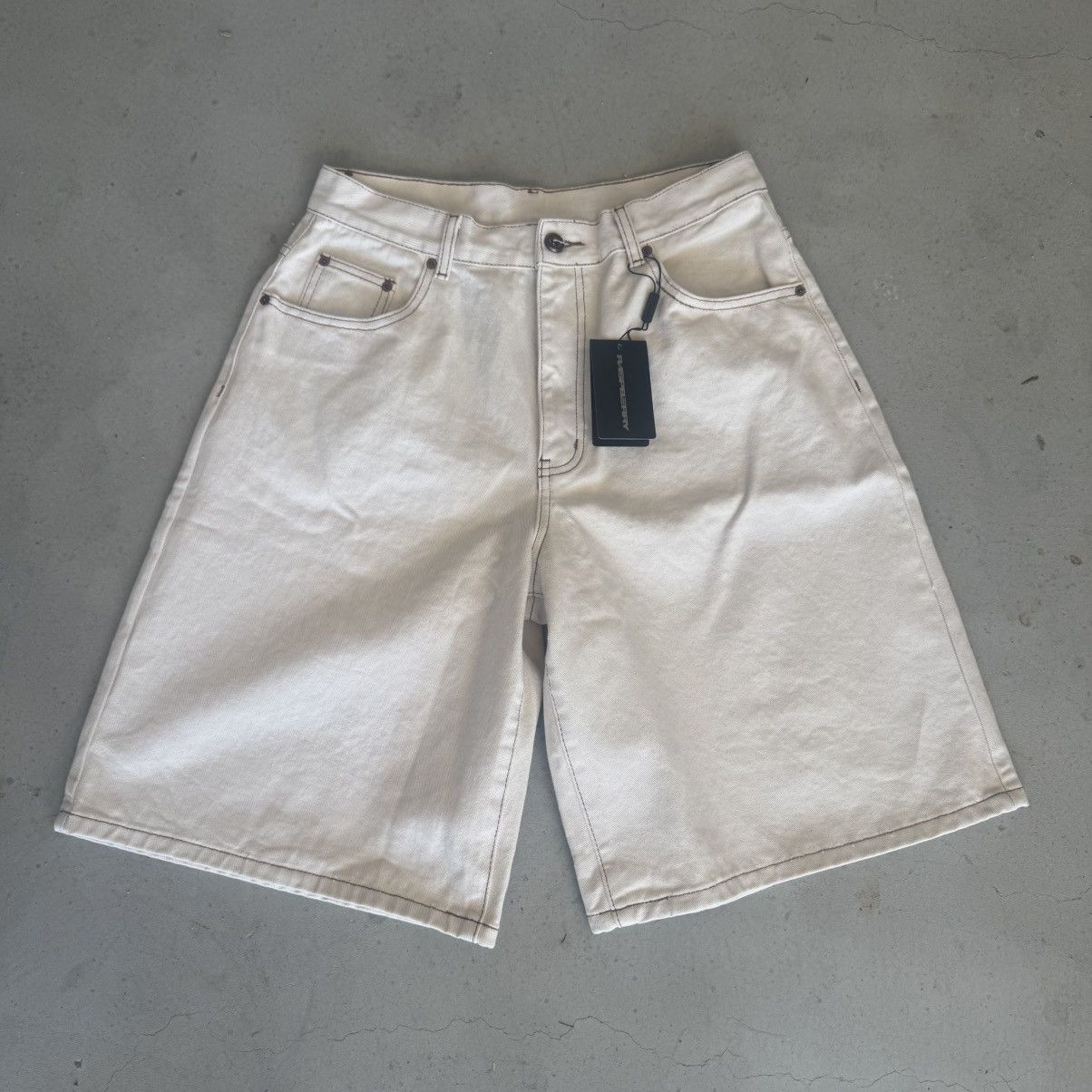 GV Gallery Creme Jorts