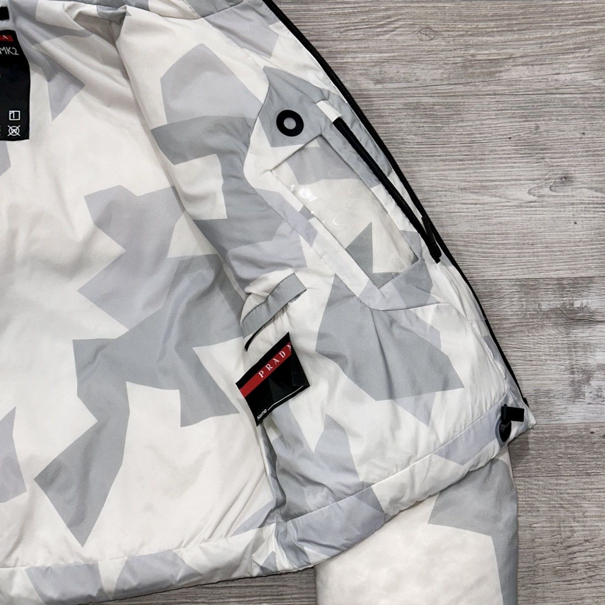 Prada UNISEX PRADA CROPPED WHITE CAMO PUFFER JACKET SIZE L Size US L / EU 52-54 / 3 - 6 Thumbnail
