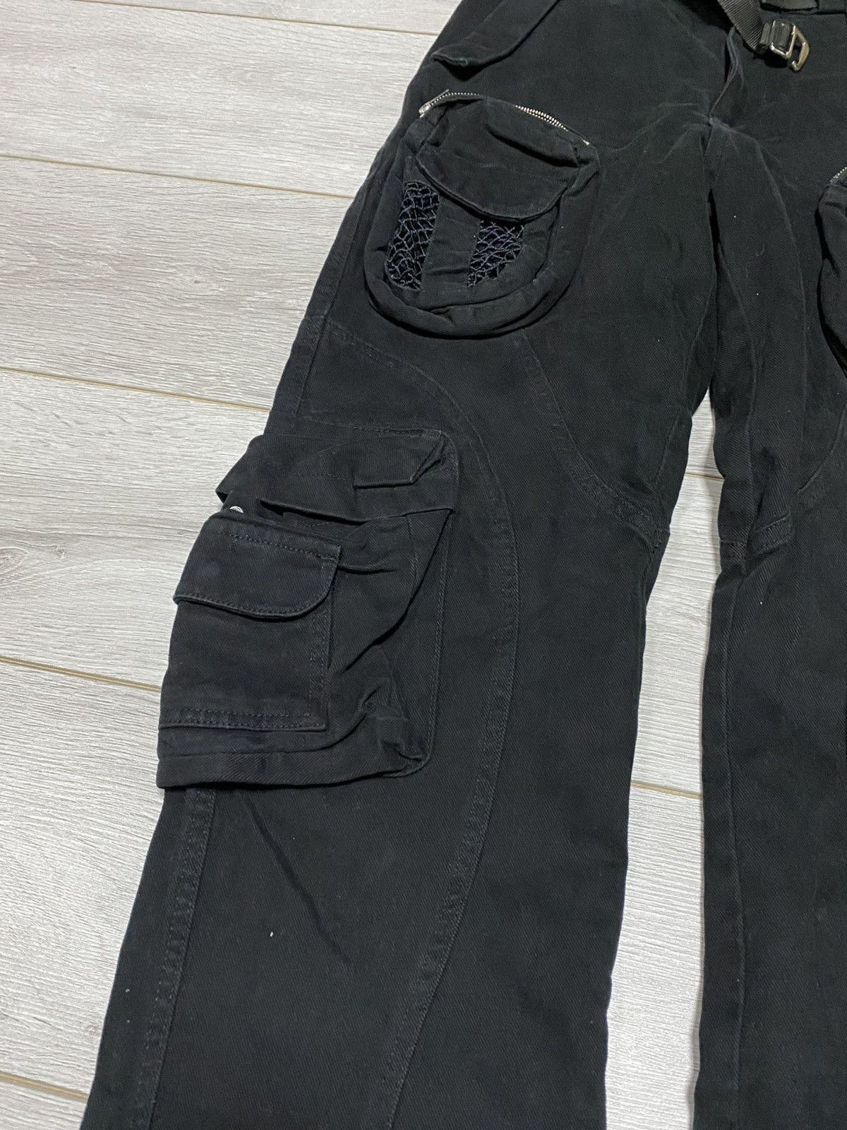 Trendt Vision Trendt Vision multi pocket cargo Y2K thick pants zippers Size US 31 - 5 Thumbnail