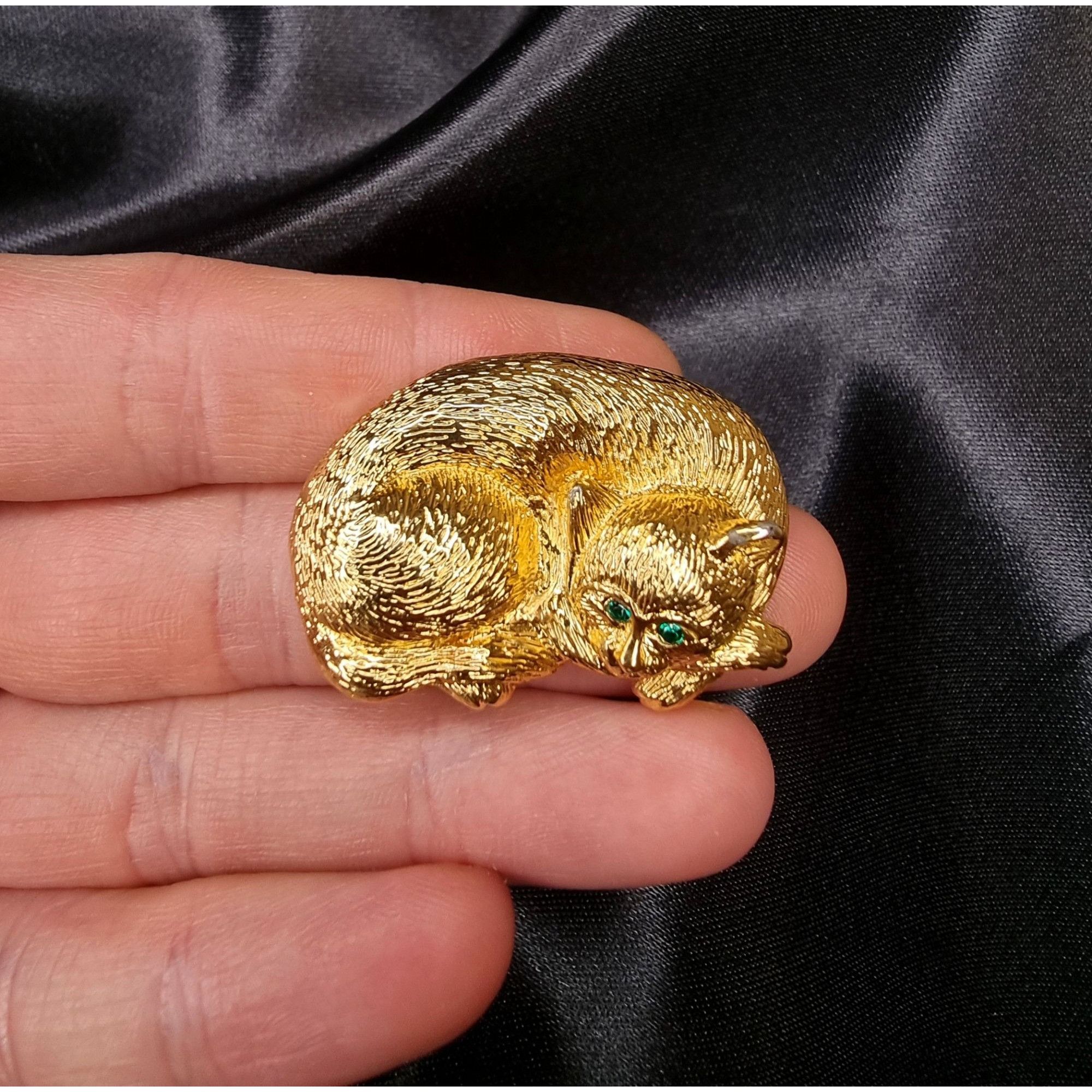Vintage Rare Find Vintage Les Bernard Gold-Tone Cat Brooch With Gree Size ONE SIZE - 3 Thumbnail