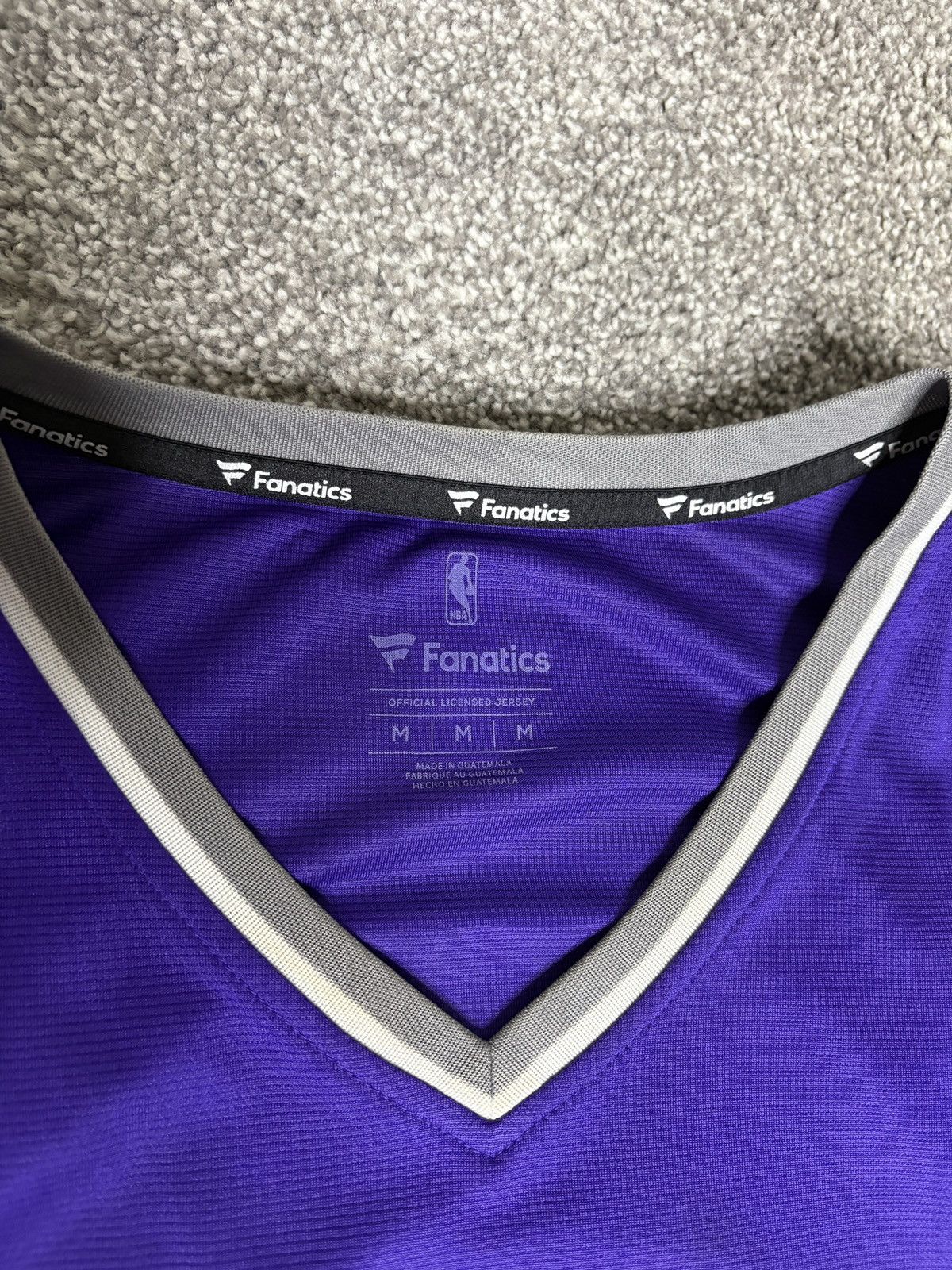 NBA De’Aaron Fox Sacramento Kings Jersey Size US M / EU 48-50 / 2 - 4 Thumbnail