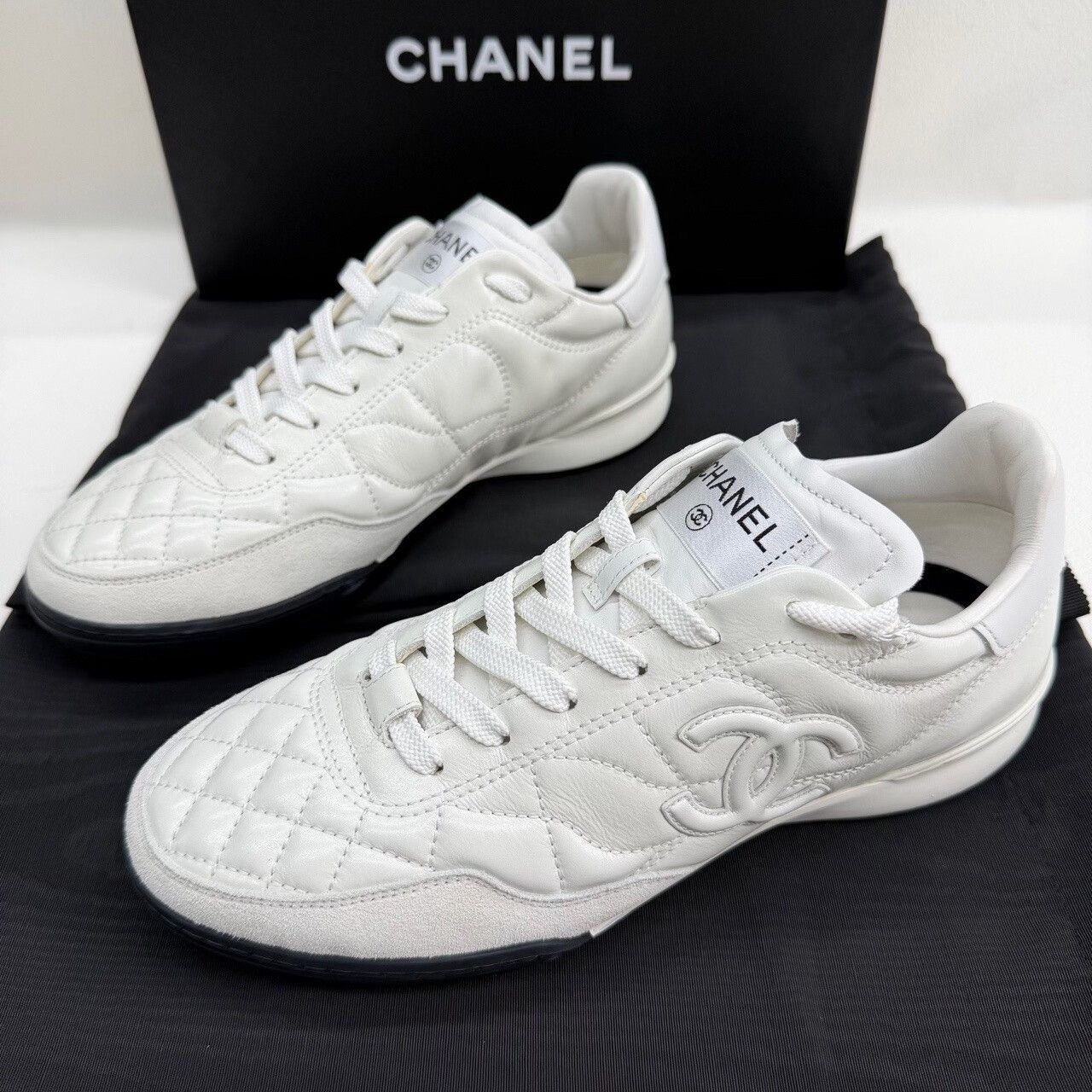 Chanel Chanel Leather White Lowtop Sneakers us_5 Women Size US 5 / IT 35 - 1 Thumbnail