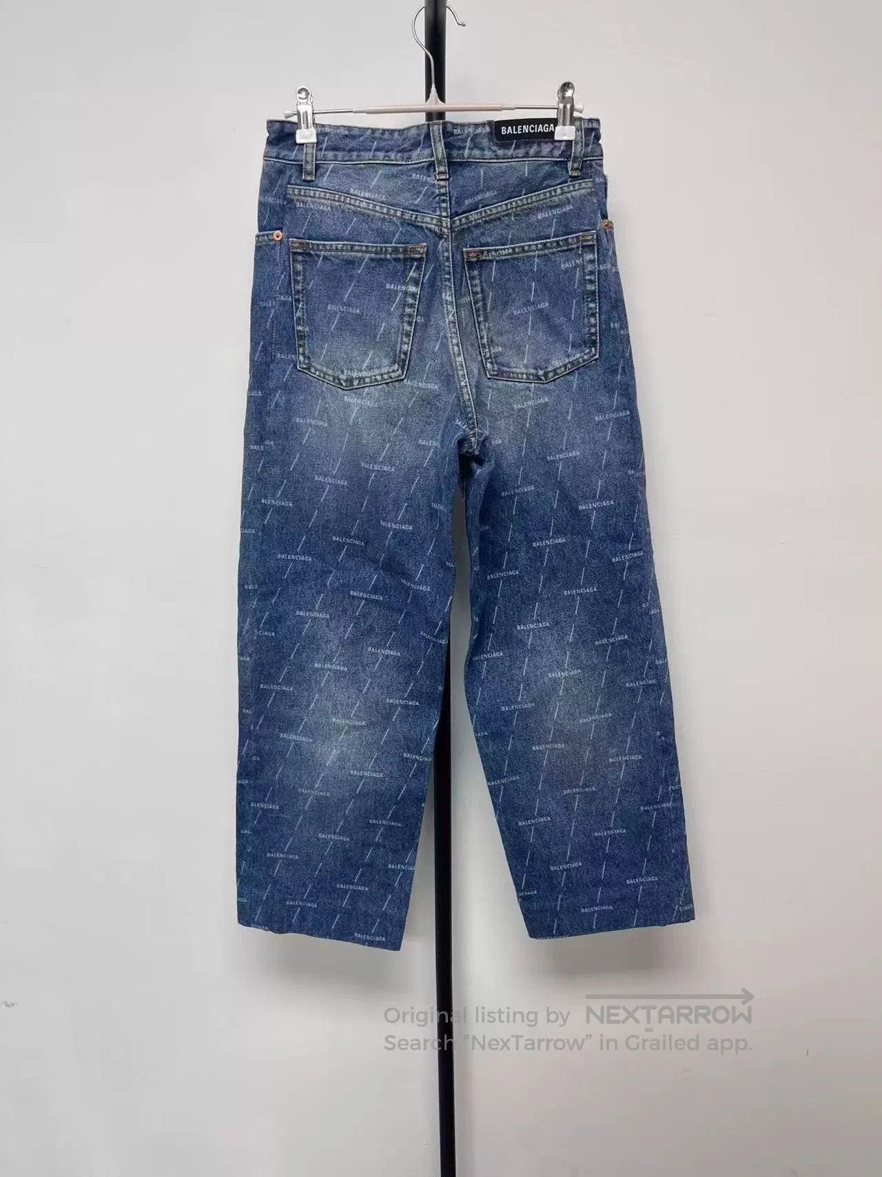 Balenciaga Balenciaga Women's High-Waist Logo Cropped Jeans. Size 26" / US 2 / IT 38 - 2 Thumbnail