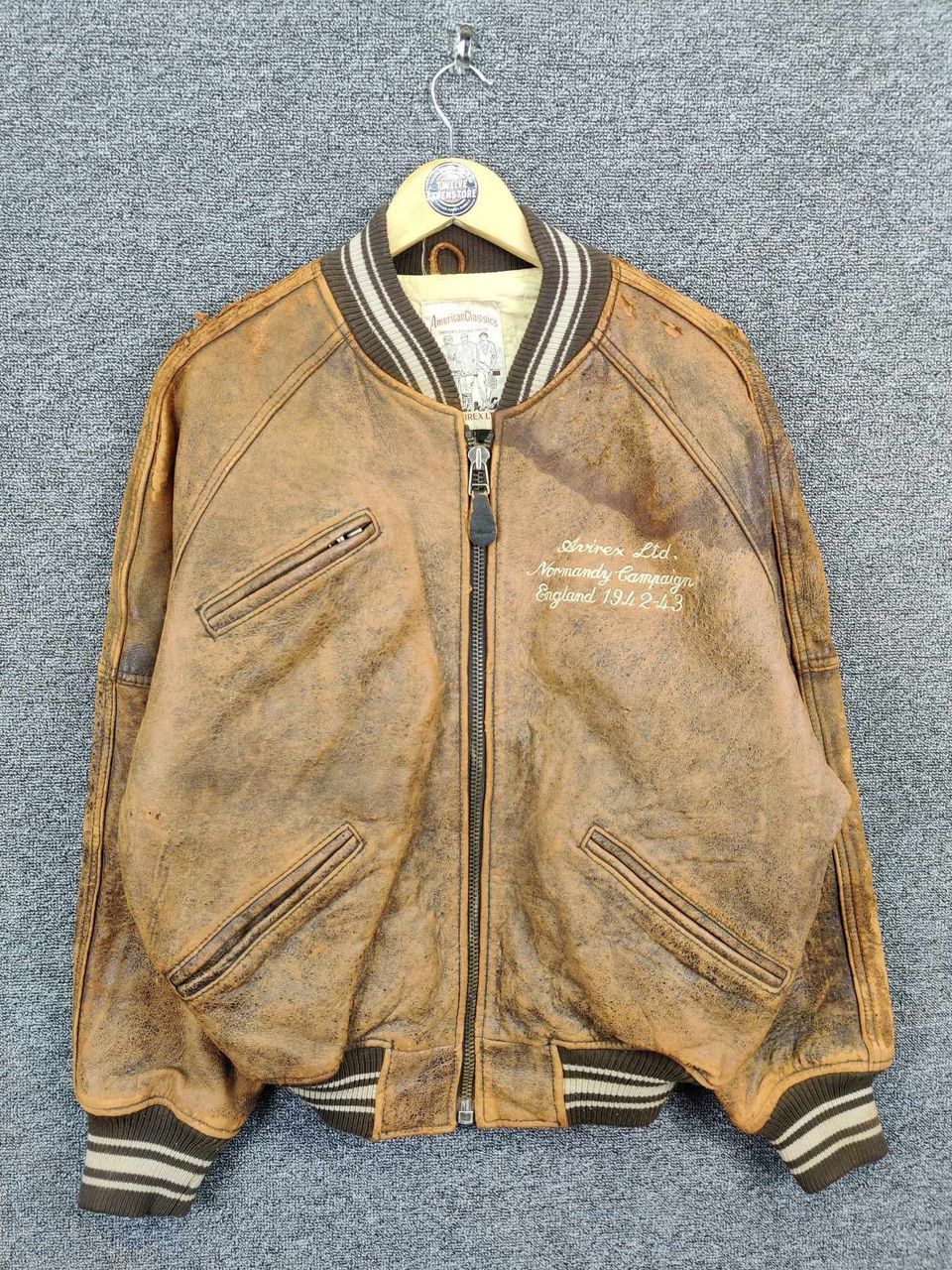 Avirex Thrashed Vintage 90s Avirex USA Varsity Leather Jacket Size US XS / EU 42 / 0 - 4 Thumbnail