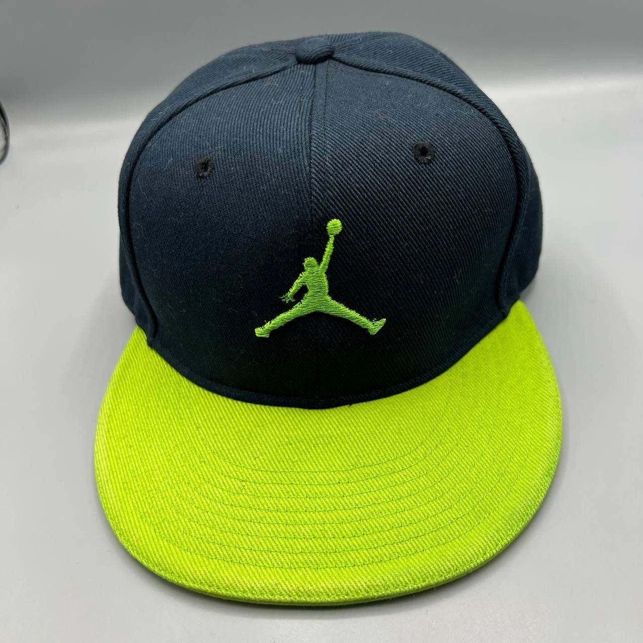 Jordan Brand Air Jordan Hat Men 7 1/8 Embroidered Jumpman Fitted Cap Size ONE SIZE - 1 Thumbnail
