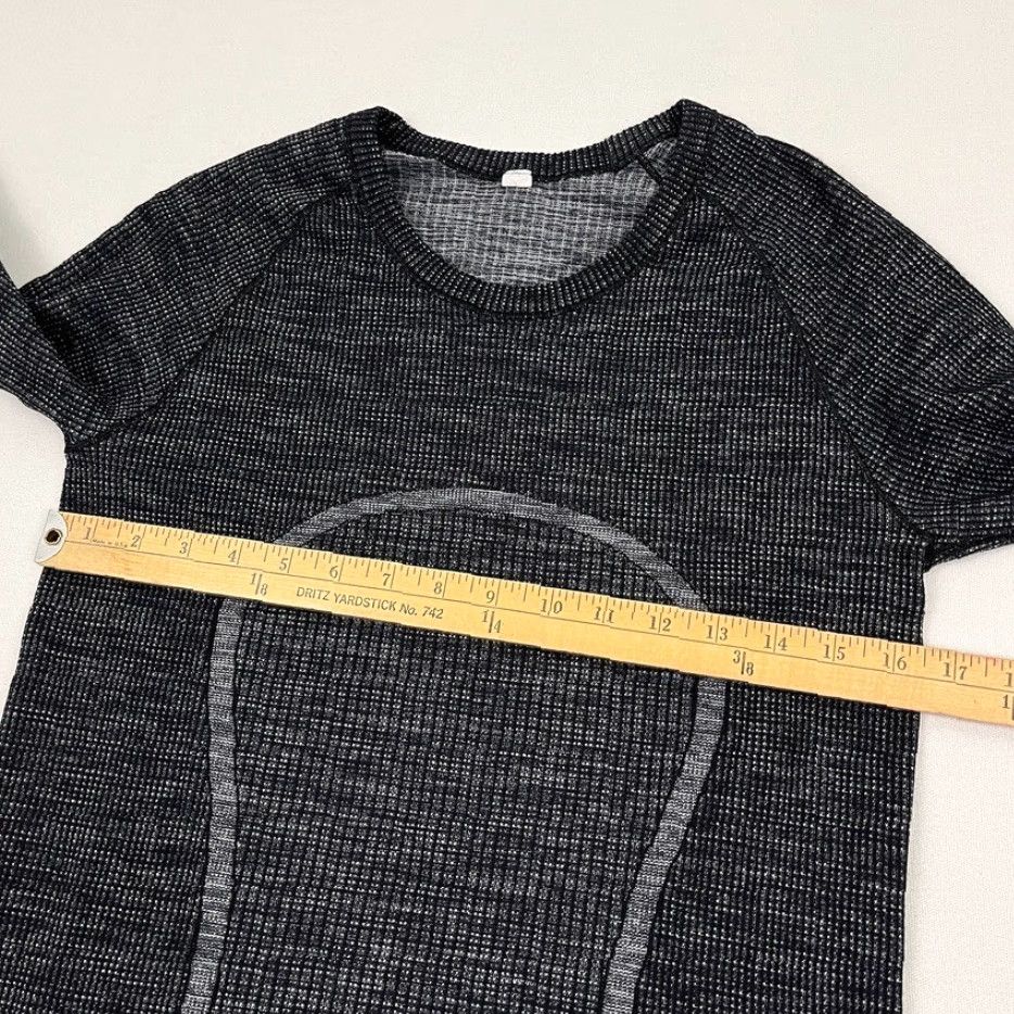 Lululemon **Lululemon Swiftly Tech Womens Long Sleeve Gray Wool Blend Gym Shirt** User: **Lululemon Swiftly Tech Womens Gray Wool Blend Long Sleeve Gym Shirt** Size XS / US 0-2 / IT 36-38 - 5 Thumbnail