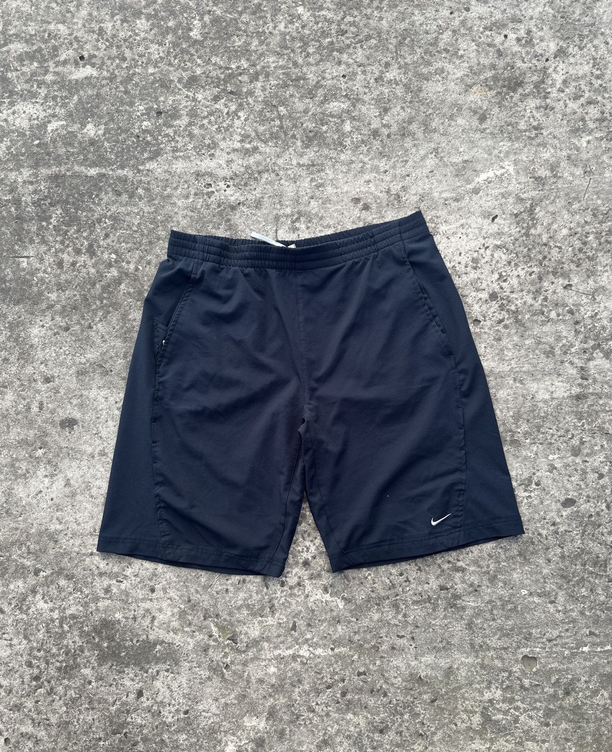 Vintage Y2K vintage Nike shorts 90s swoosh Streetwear rare hype L Size US 34 / EU 50 - 1 Thumbnail