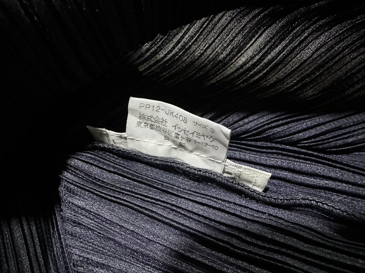 Pleats Please Issey Miyake 🔥Pleats Please Issey Miyake High Neck Top Navy Size US M / EU 48-50 / 2 - 8 Thumbnail