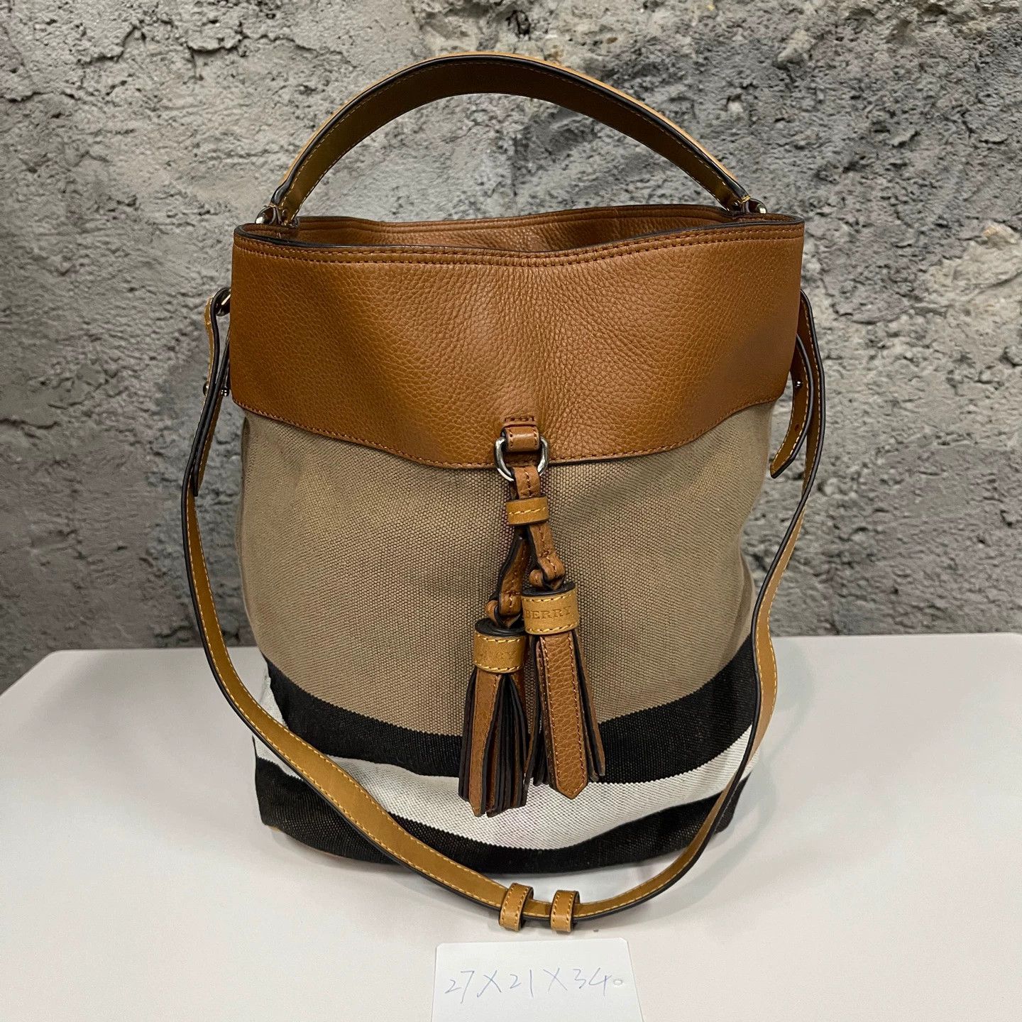 Burberry Pre-owned Burberry Bucket Bag Size ONE SIZE - 9 Thumbnail