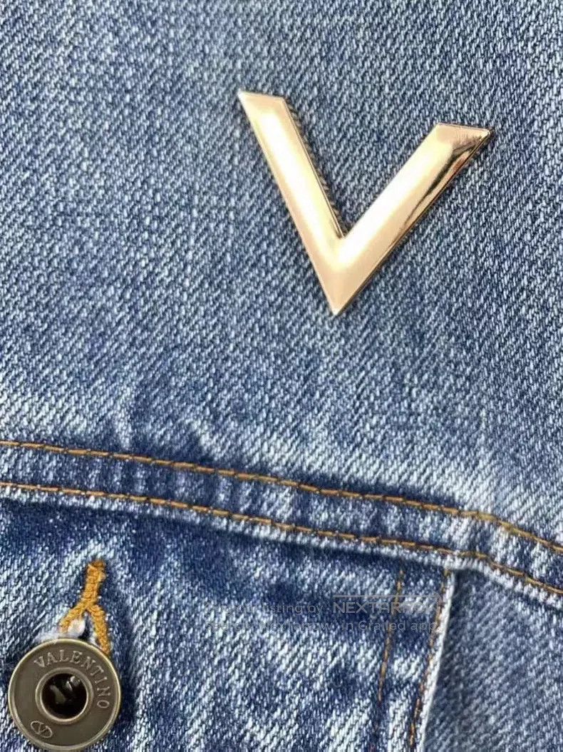 Valentino Valentino Short denim jacket Size S / US 4 / IT 40 - 2 Thumbnail