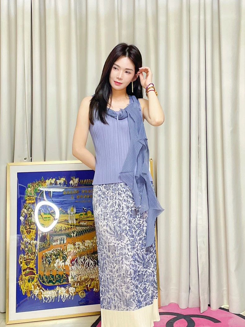Issey Miyake Issey Miyake size:1 Long half skirt with blue and white po Size 22" - 3 Thumbnail