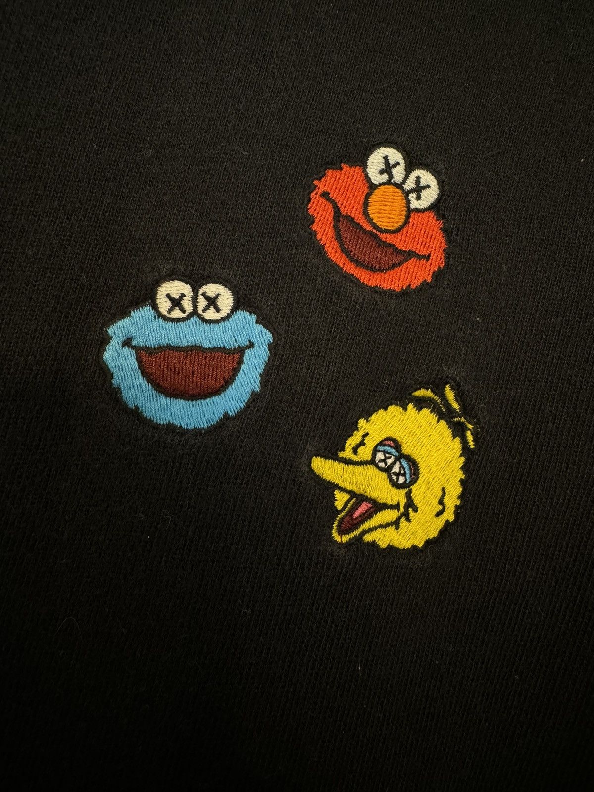 Kaws Kaws x Uniqlo Sesame Street collaboration sweatshirt Size US M / EU 48-50 / 2 - 3 Thumbnail