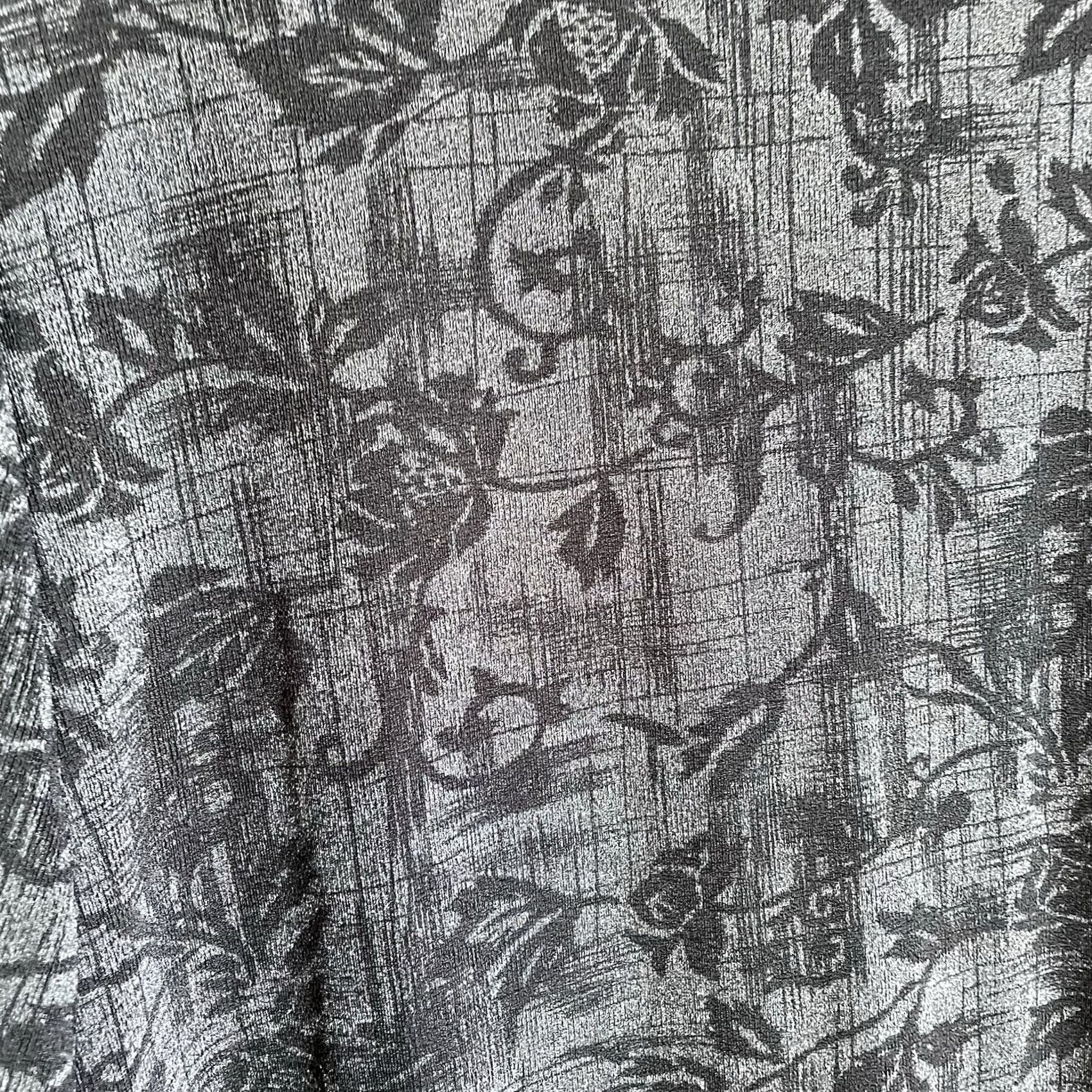 Vintage VINTAGE Fashion Bug Blouse Shirt Women XL Gray Black Floral Short Sleeve Round Neck Pullover Knit Polyester Size XL / US 12-14 / IT 48-50 - 3 Thumbnail