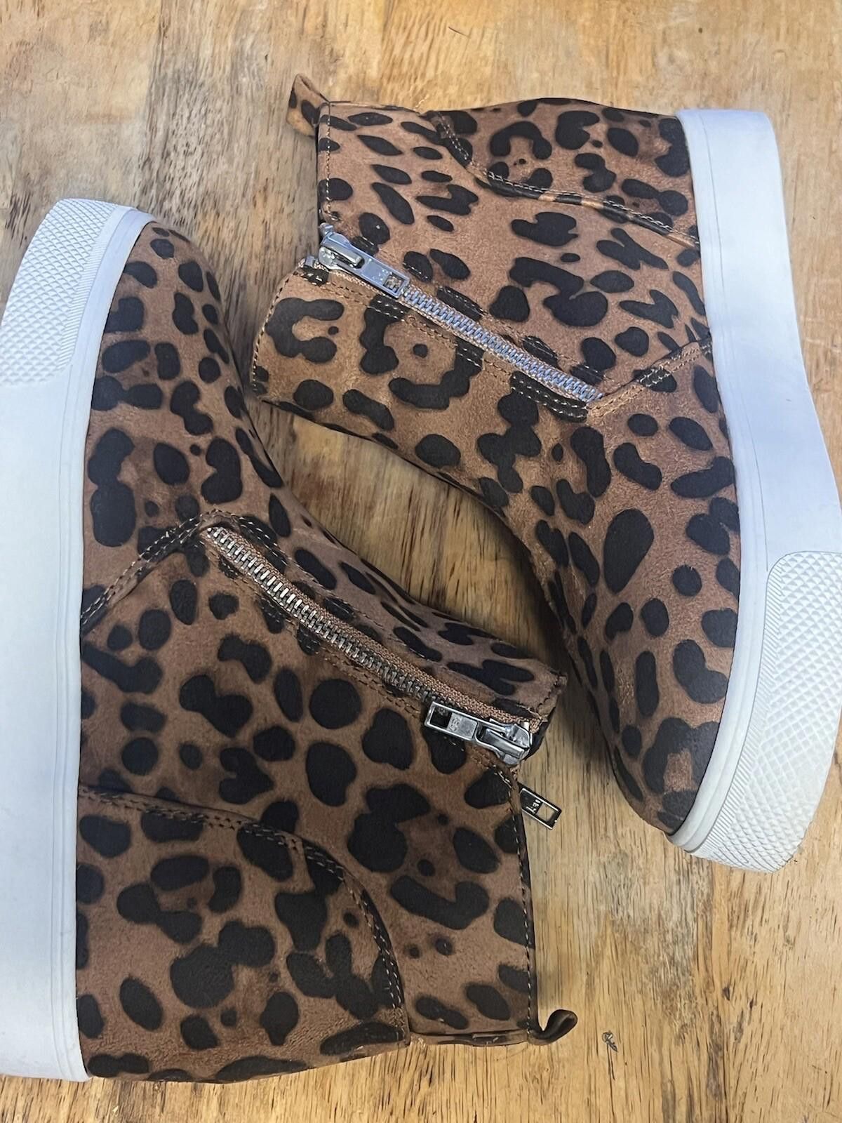 Other Time And Tru Women 8 faux suede Leopard Print Bootie Zippers Size US 8 / IT 38 - 8 Thumbnail