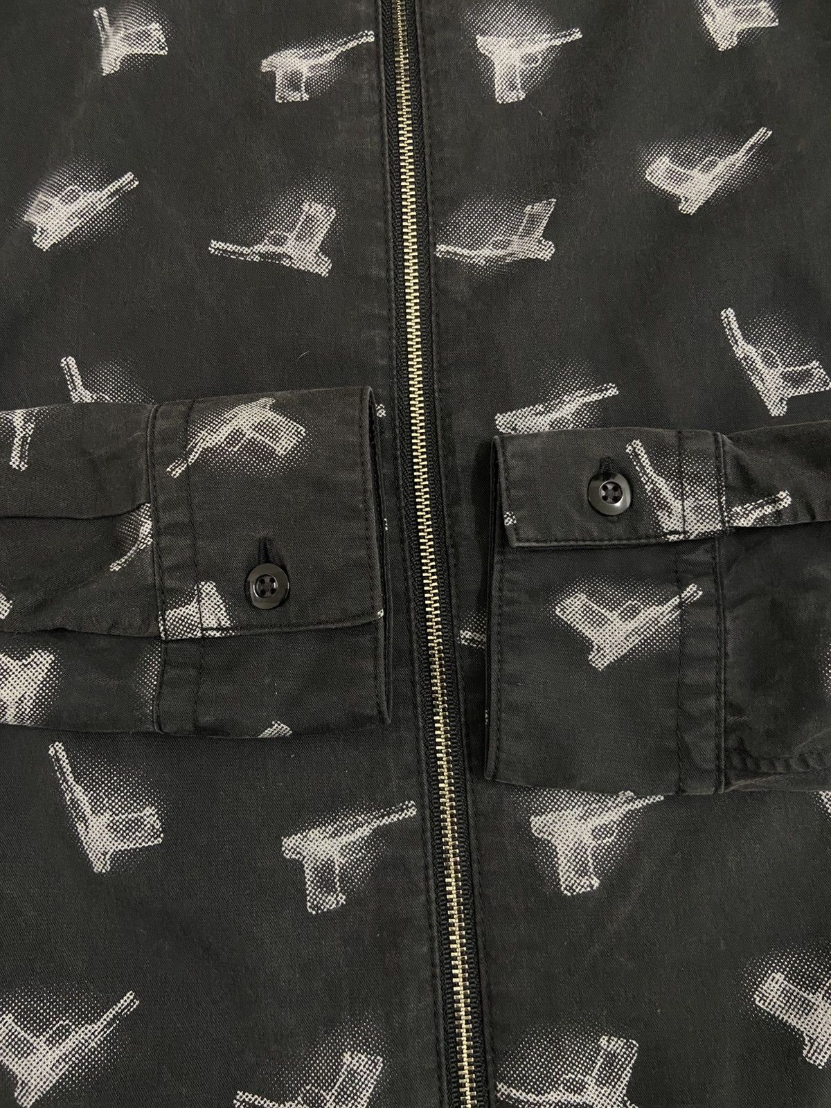 Takeo Kikuchi 🔥2000s Takeo Kikuchi Gun Print Zip Jacket Size US M / EU 48-50 / 2 - 10 Thumbnail
