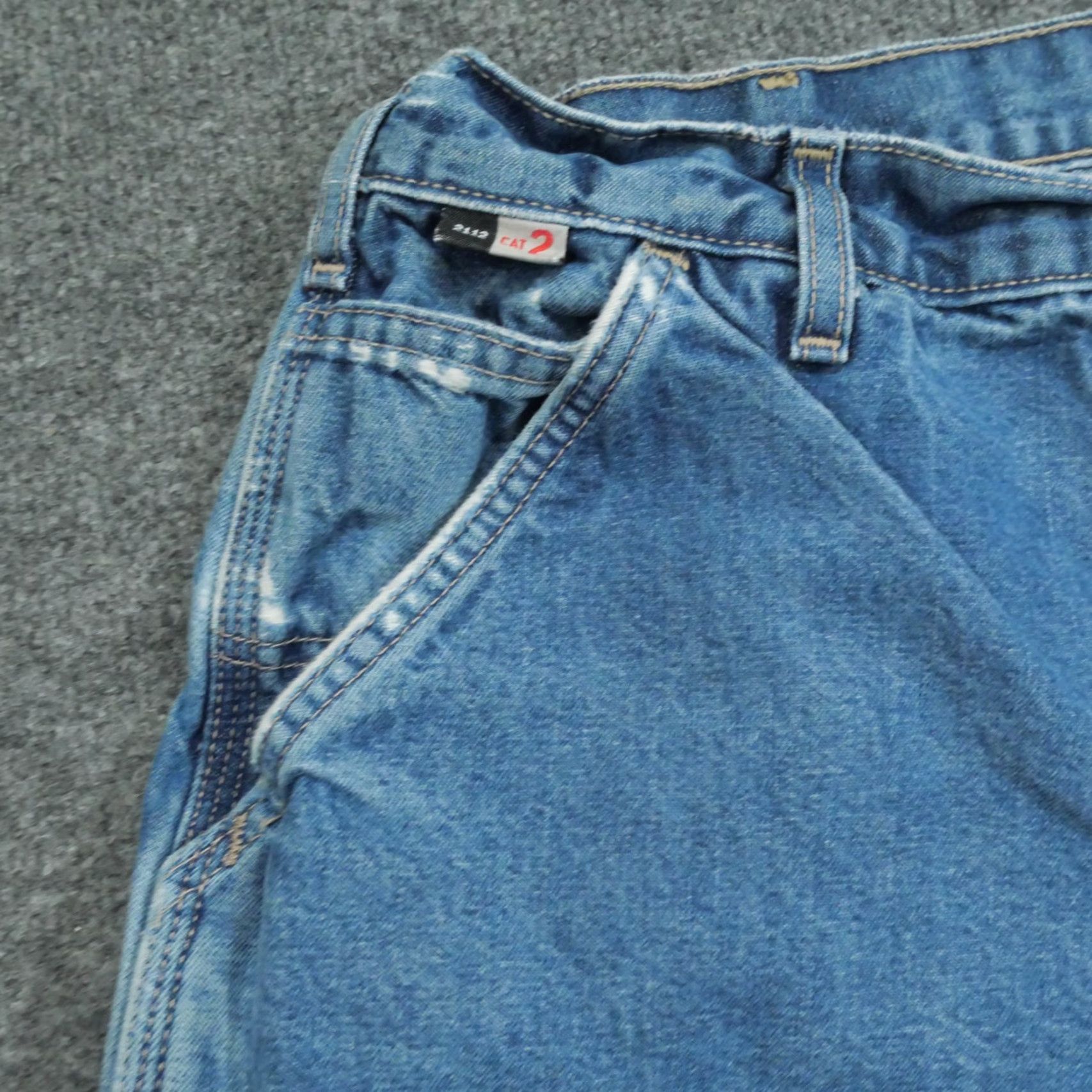 Carhartt VINTAGE Carhartt Jeans Mens 42x30 Blue Pants Workwear Flame Resistant Distress FRB13 DNM Size US 40 / EU 56 - 3 Thumbnail
