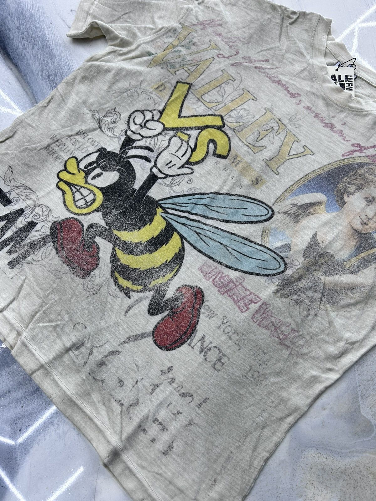 Vale Vale Mayhem Tee Cream Size S Size US S / EU 44-46 / 1 - 4 Thumbnail