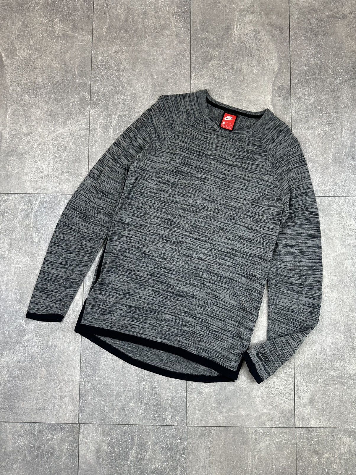 Nike Nike Tech Fleece Small Logo Grey Y2K Long Sleeve Size US S / EU 44-46 / 1 - 1 Thumbnail