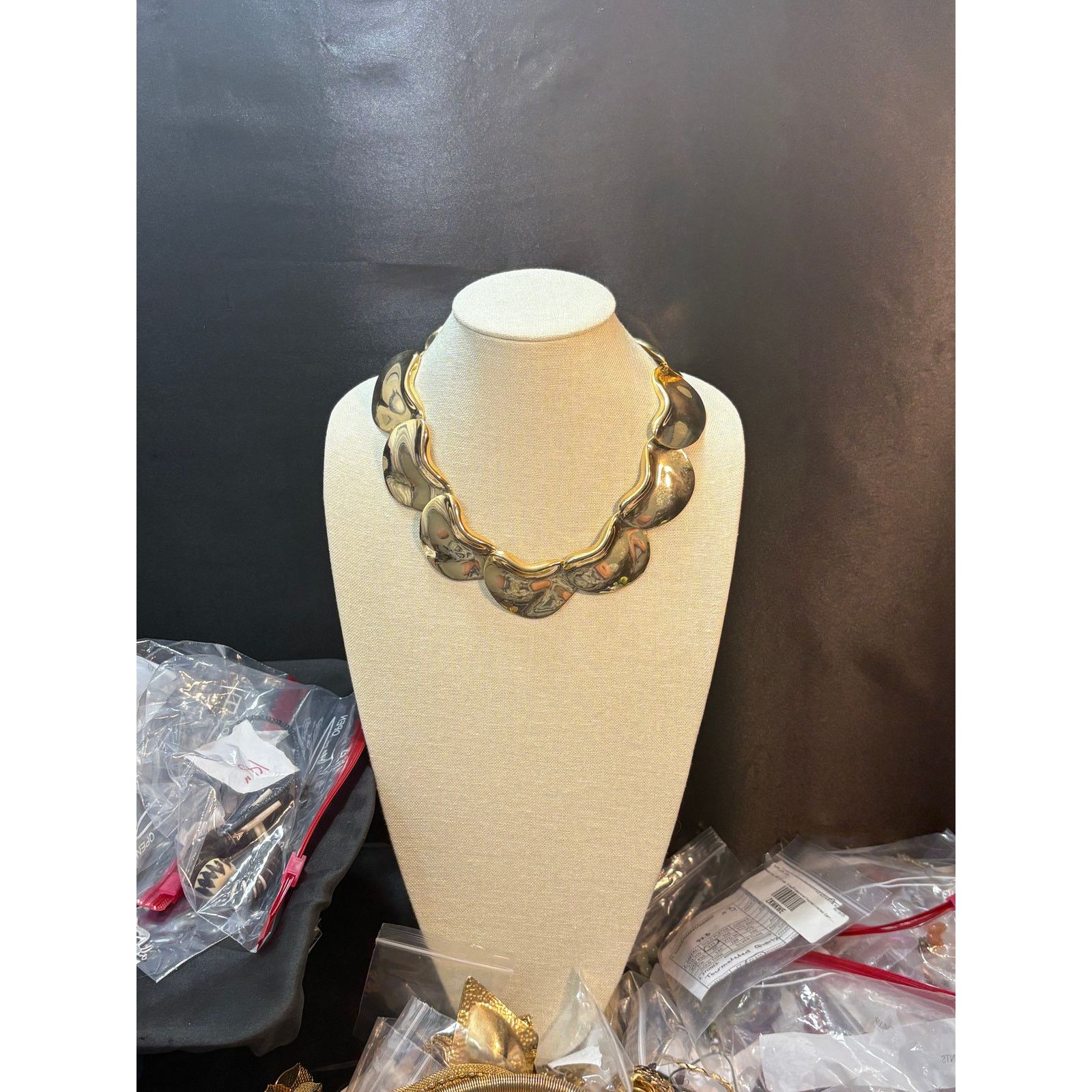 Other Vintage Runway Gold Tone Statement Necklace 152g 16.5” Size ONE SIZE - 2 Thumbnail