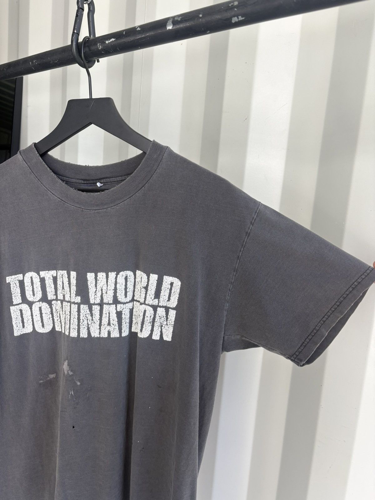Vintage Thrashed World Domination Faded Distressed Shirt GRUNGE BAND Size US L / EU 52-54 / 3 - 2 Thumbnail
