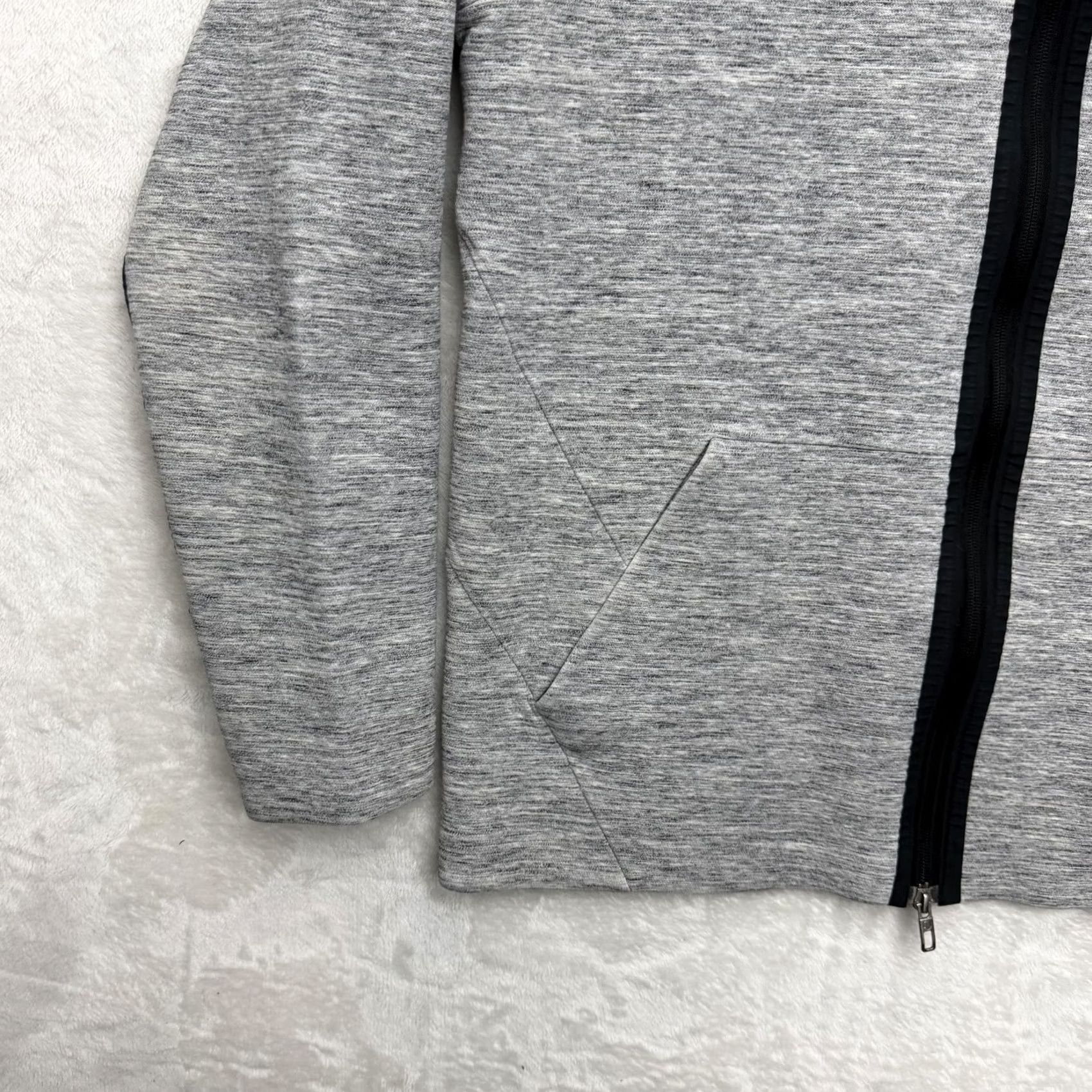 Lululemon Lululemon Jacket Hoodie Tech Mens XL Gray Full Zip Up Athleisure Performance Hoodie Black? Size US L / EU 52-54 / 3 - 6 Thumbnail