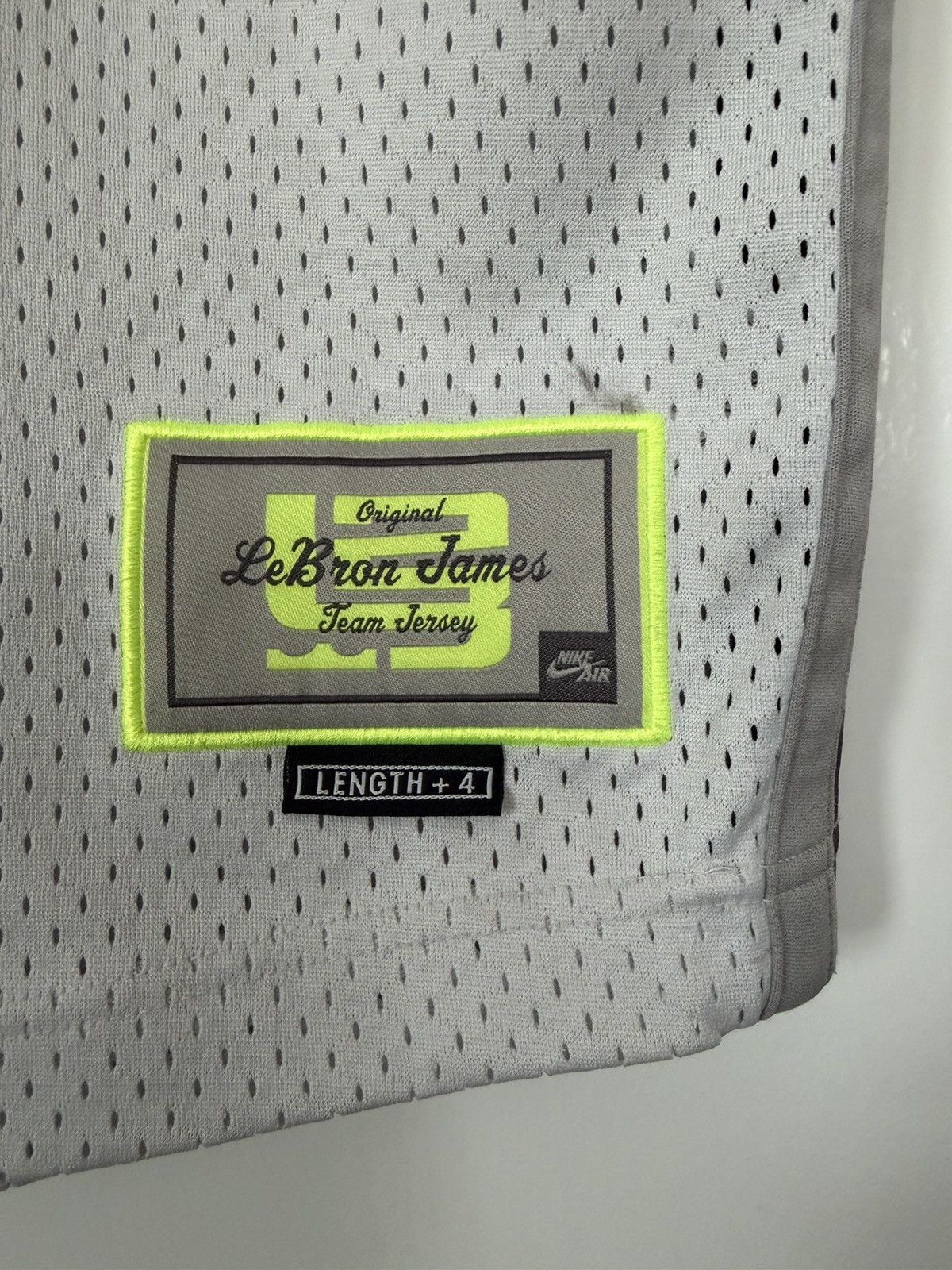Nike NIKE AIR LEBRON JAMES KING 23 TEAM JERSEY SILVER TAG VINTAGE Size US XXL / EU 58 / 5 - 5 Thumbnail