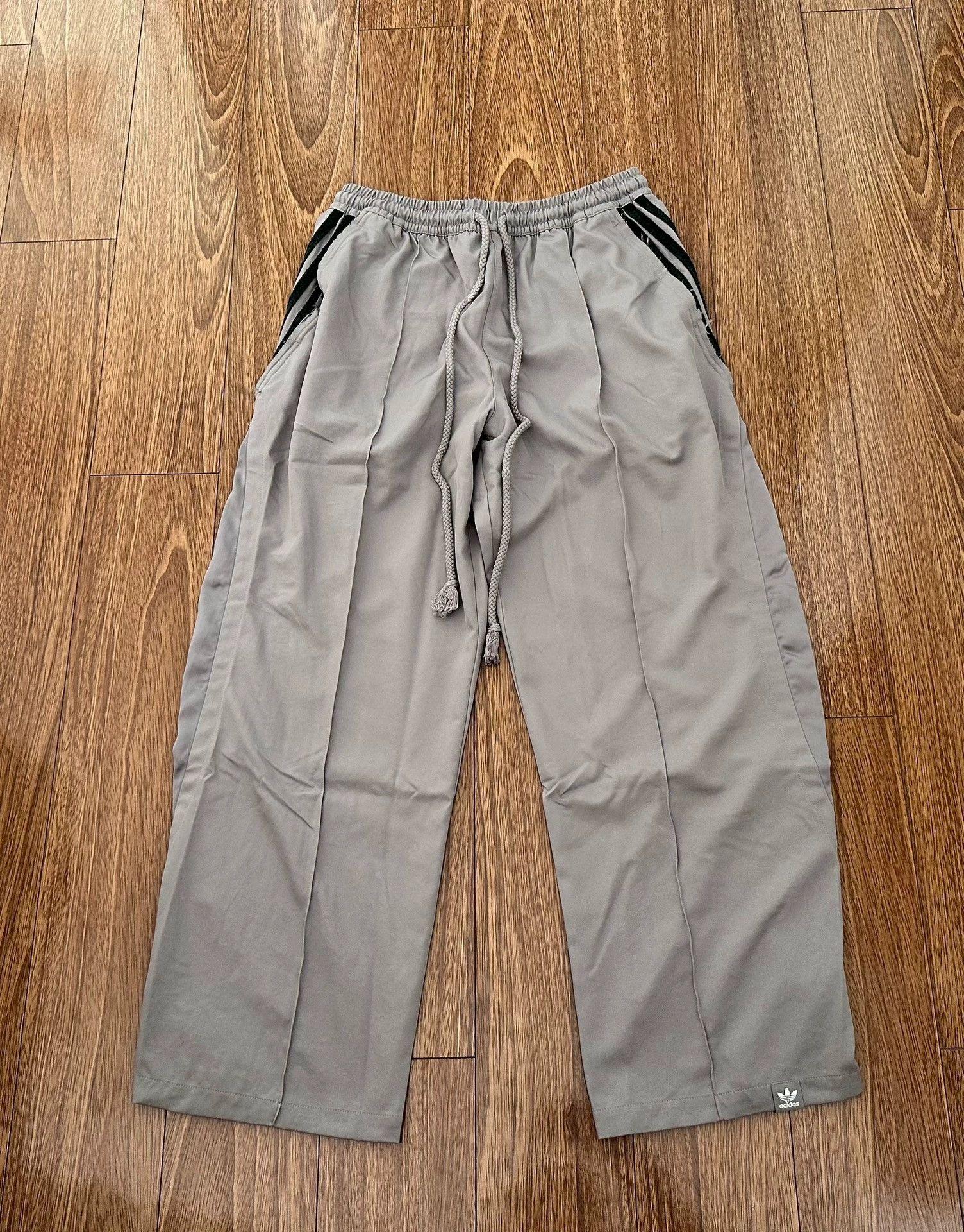 Adidas Adidas x Song4Mute 24FW Relaxed Track Pant Gray-Grn M New Size US 32 / EU 48 - 1 Thumbnail