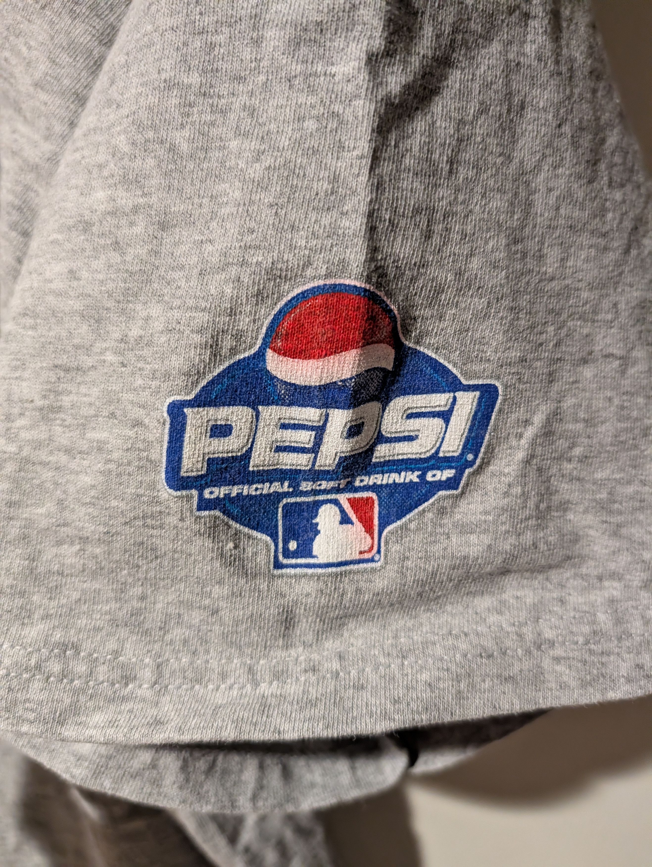 MLB Vintage Y2K Cincinnati Reds Mr. Red MLB Baseball T-Shirt Size US XXL / EU 58 / 5 - 3 Thumbnail