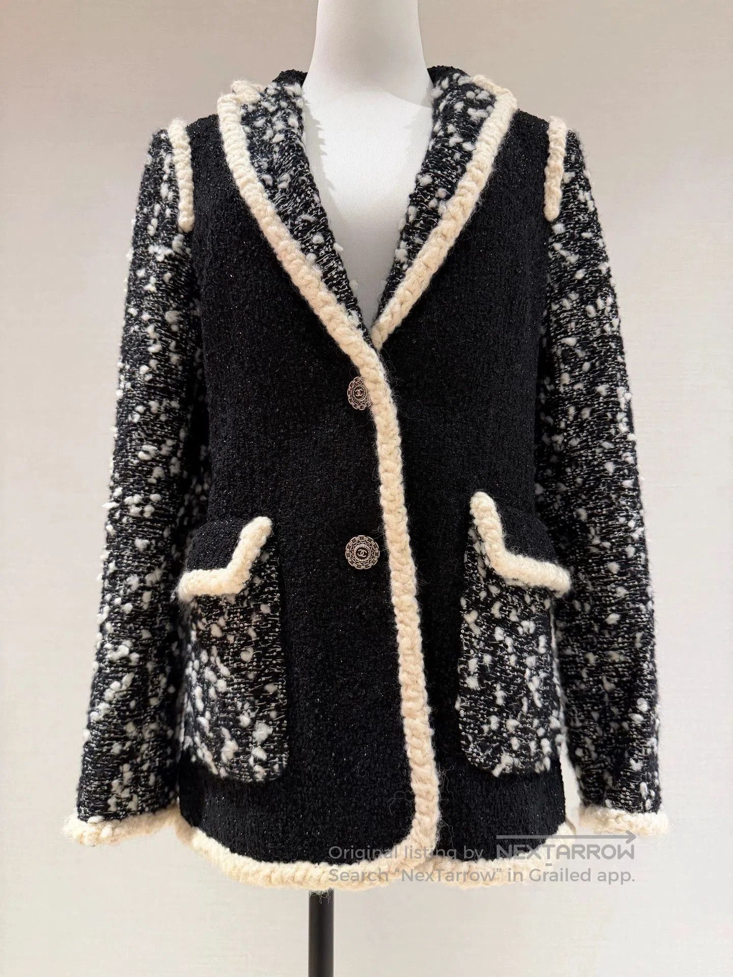 Chanel Chanel 19K Black Tweed Coat. Size US S / EU 44-46 / 1 - 1 Thumbnail