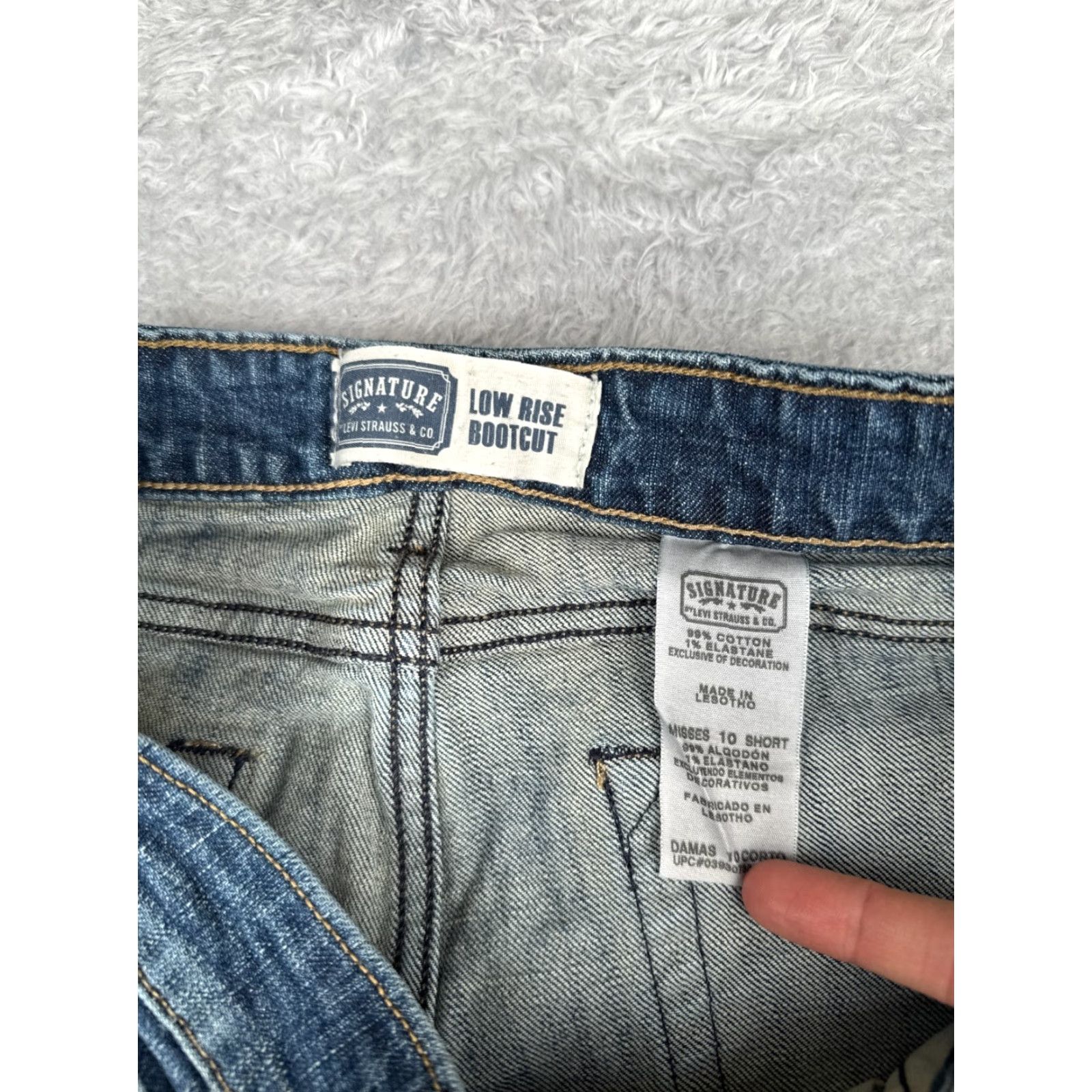 Vintage SONG Jeans Womens Flared Denim Blue Medium Wash 23x31 Cotton Blend 5-Pocket Regular Rise Mid 8.5-10.5 in Size 0 Size 25" / US 0 / IT 36 - 6 Thumbnail
