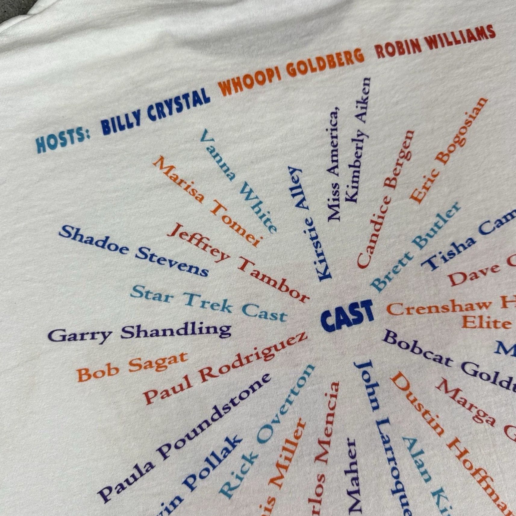 Fruit Of The Loom VINTAGE Comic Relief 6 T Shirt Mens XL White 90s Funny Distressed Robin Williams Chapelle Stitch Shirt XL White Mens Size US XL / EU 56 / 4 - 6 Thumbnail