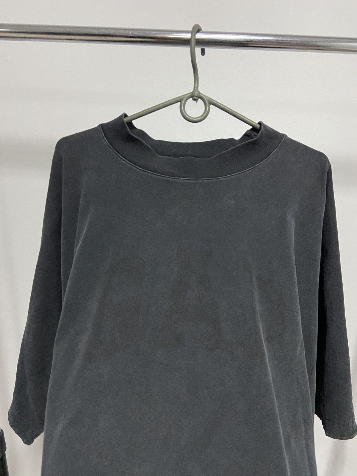 Balenciaga × Gap × Yeezy Yeezy Gap Balenciaga double layer dove No Seam Cropped Tee Size US L / EU 52-54 / 3 - 5 Thumbnail