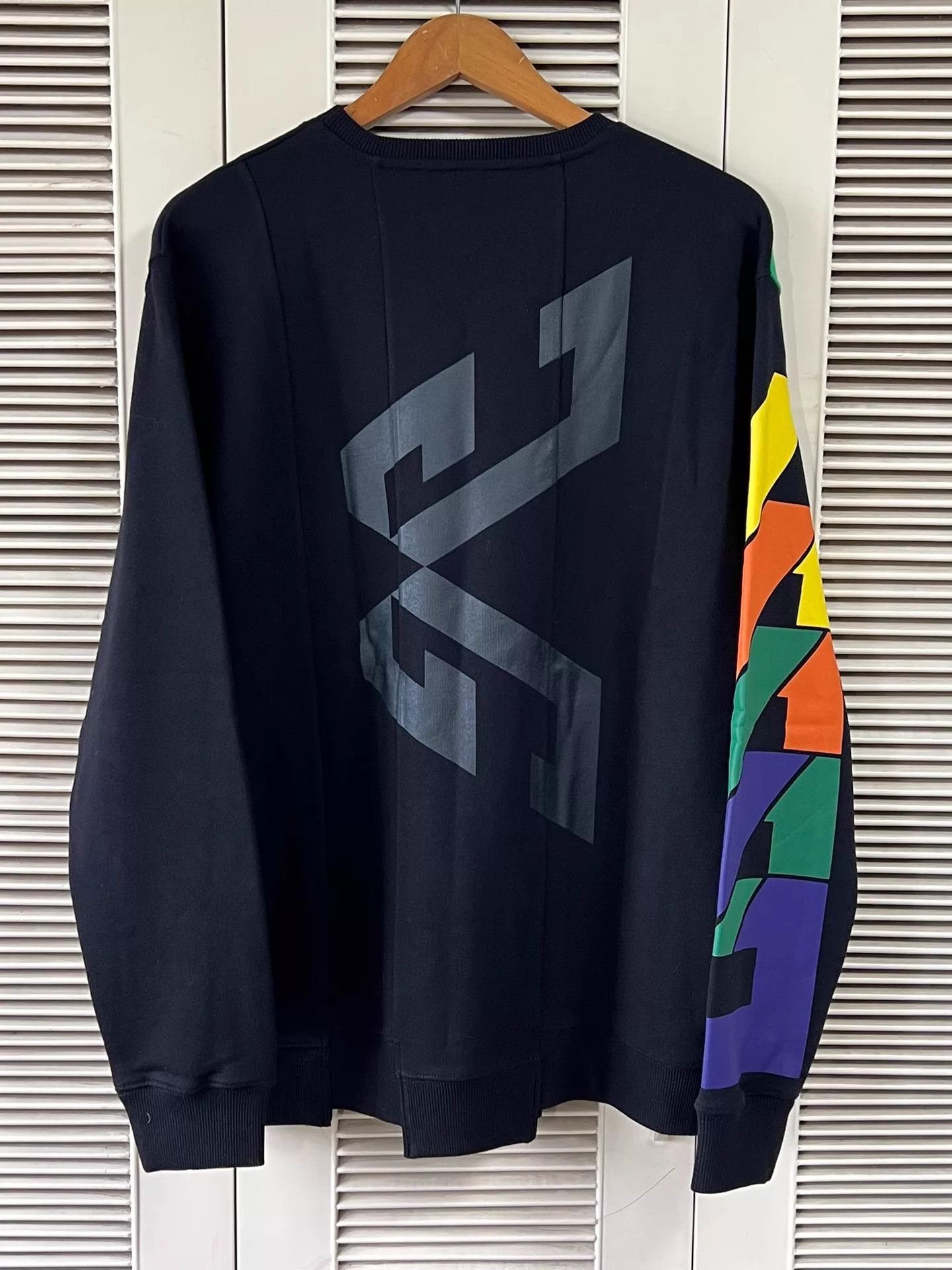Givenchy Givenchy Men's Color Blocked Spirit Print M Sweatshirt Size US M / EU 48-50 / 2 - 2 Thumbnail